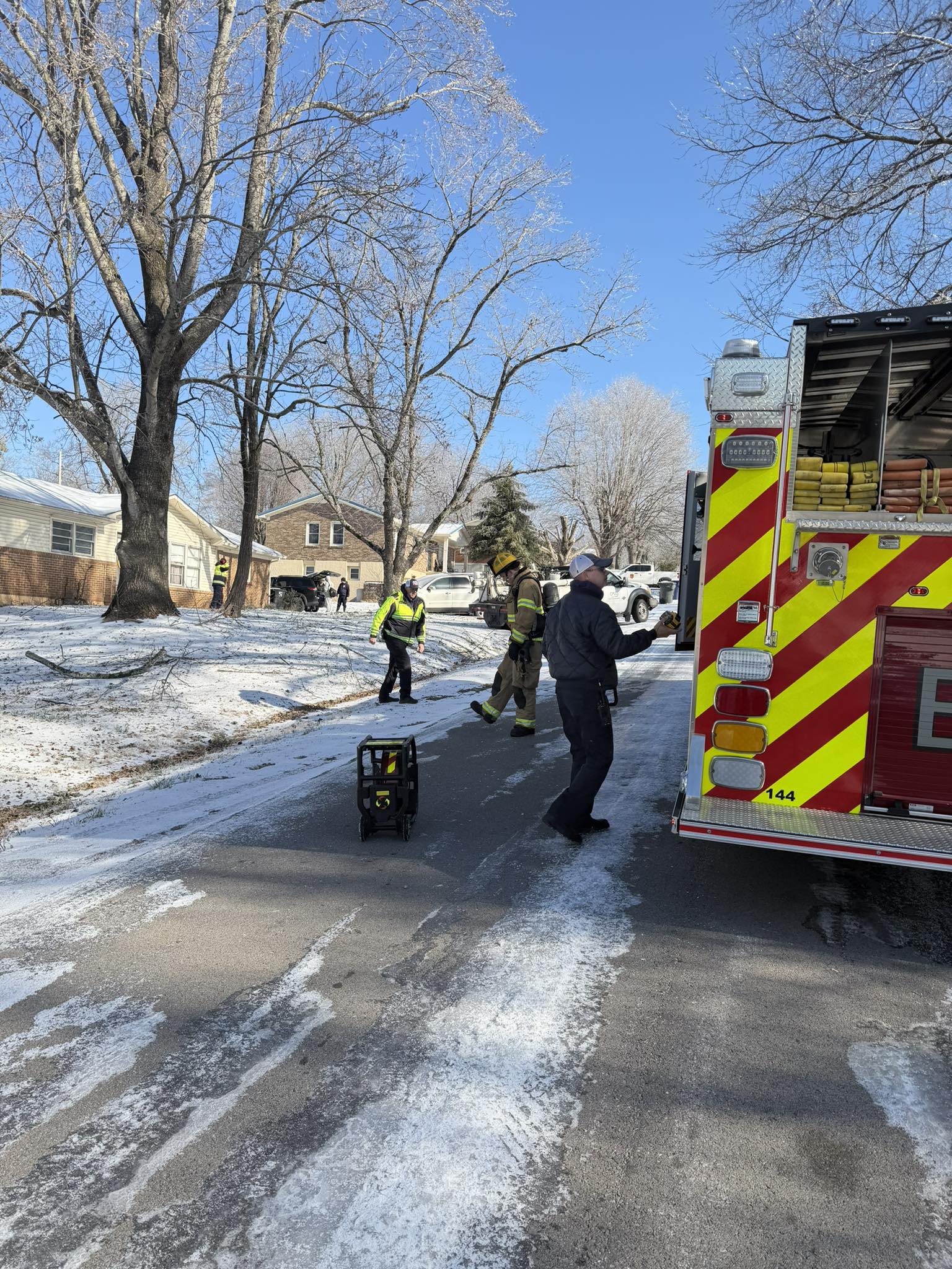 Columbia - 🚨 STRUCTURE FIRE – CORNELIA AVENUE 🚨 Columbia Fire & Rescue ...