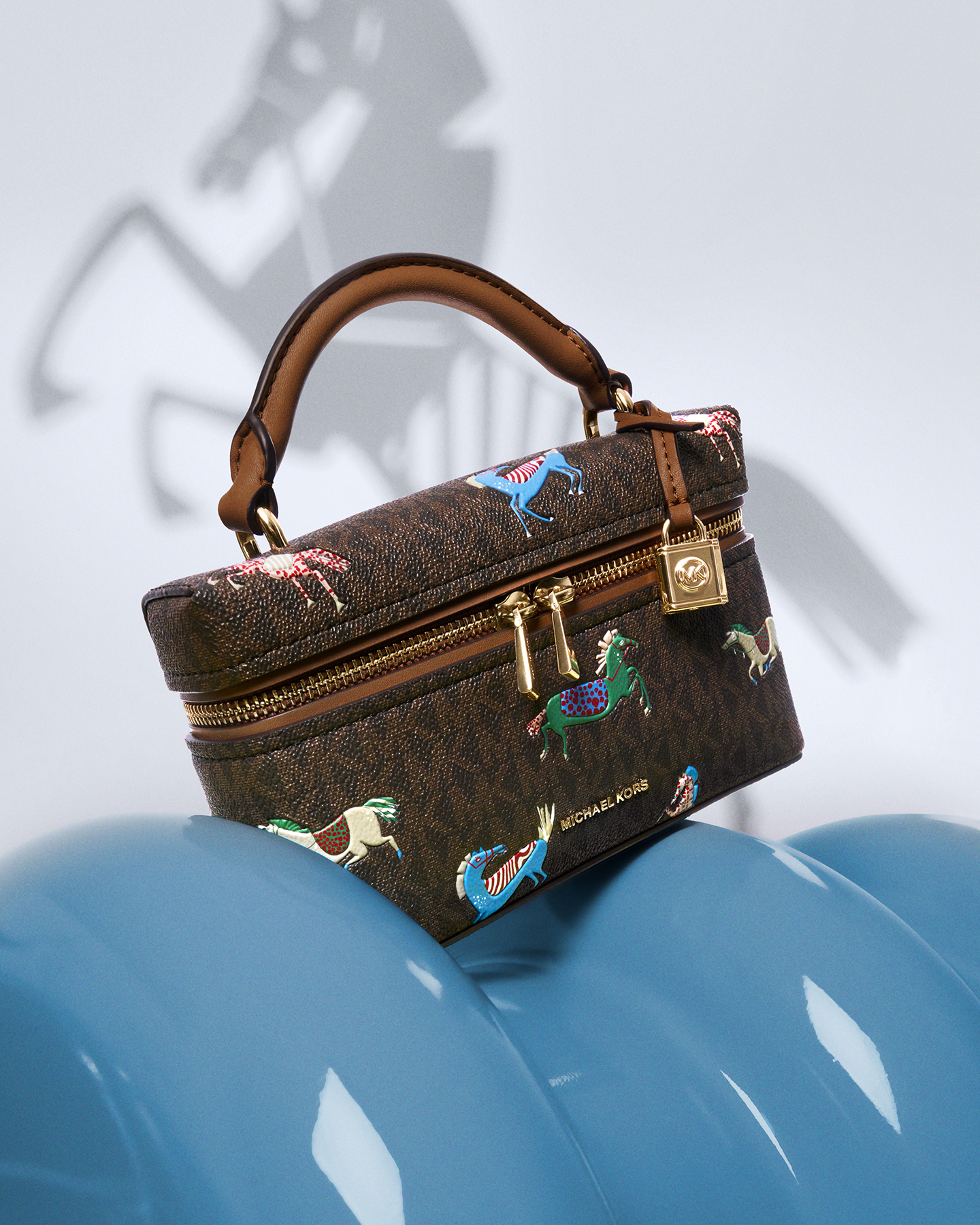 Introducing our sparkling Jana mini bag, best served chilled