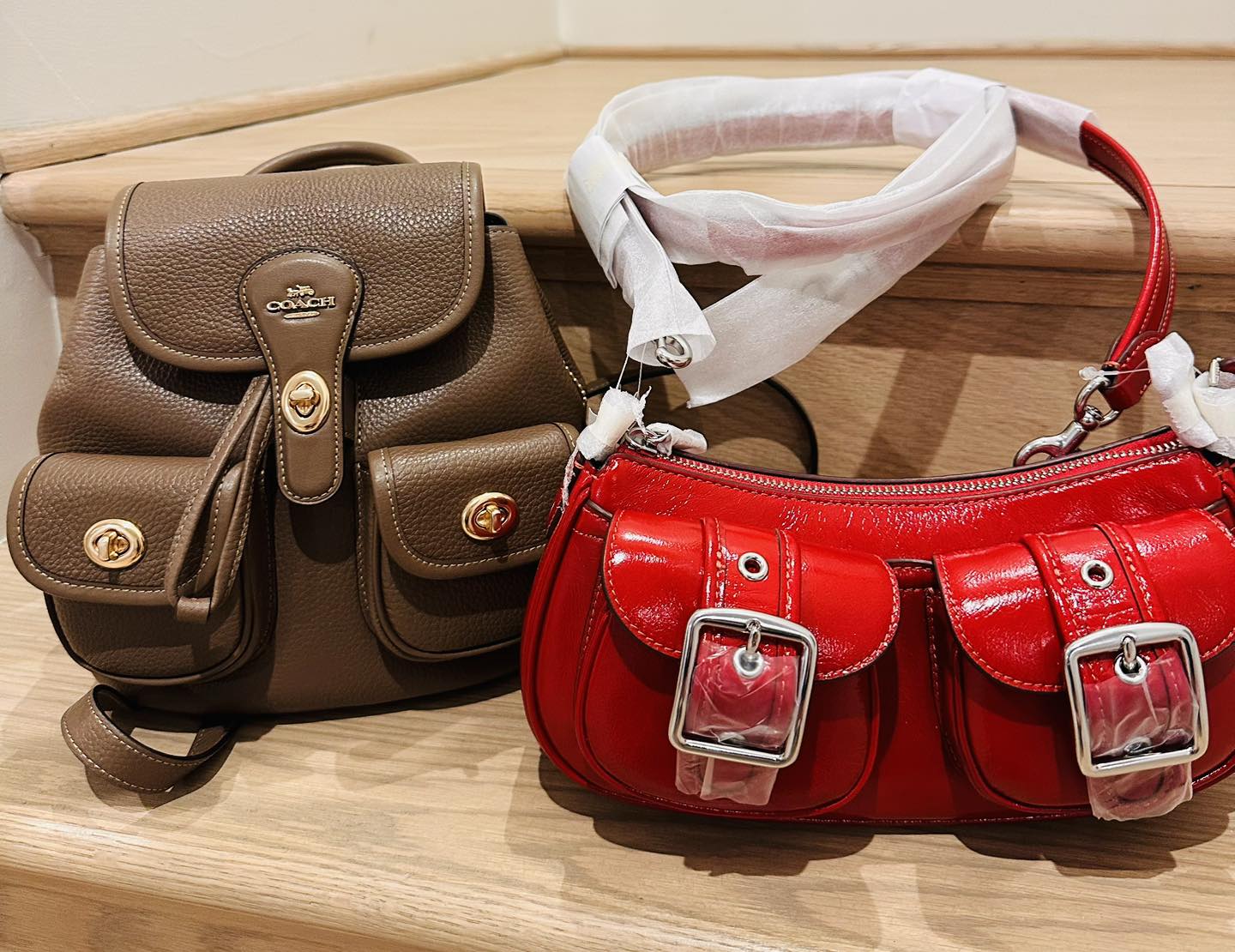 COACH 19925 Legacy Amanda Red leather ???
