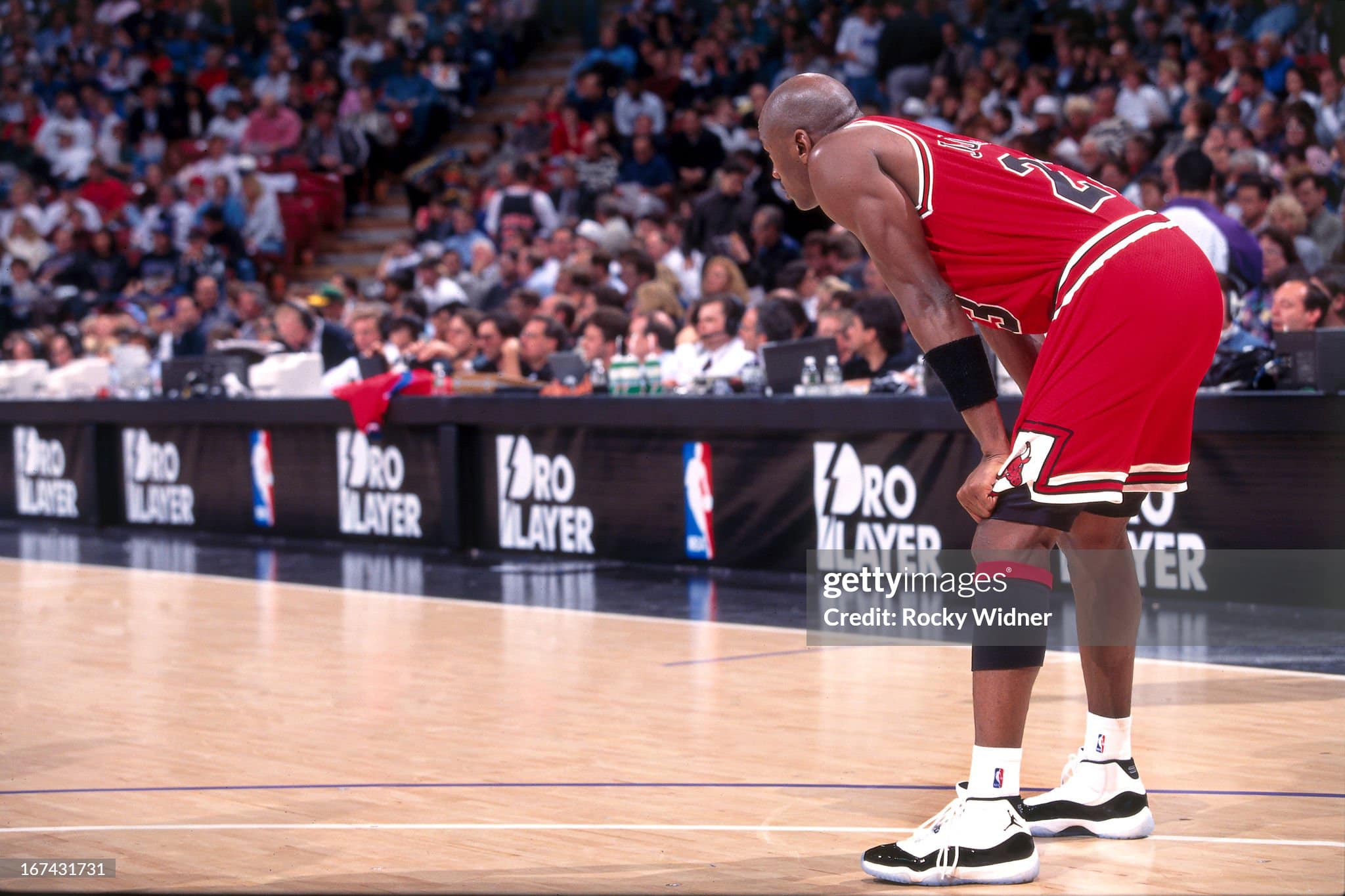 30 years ago today: MJ debuted the iconic Jordan 11s ? Are these 