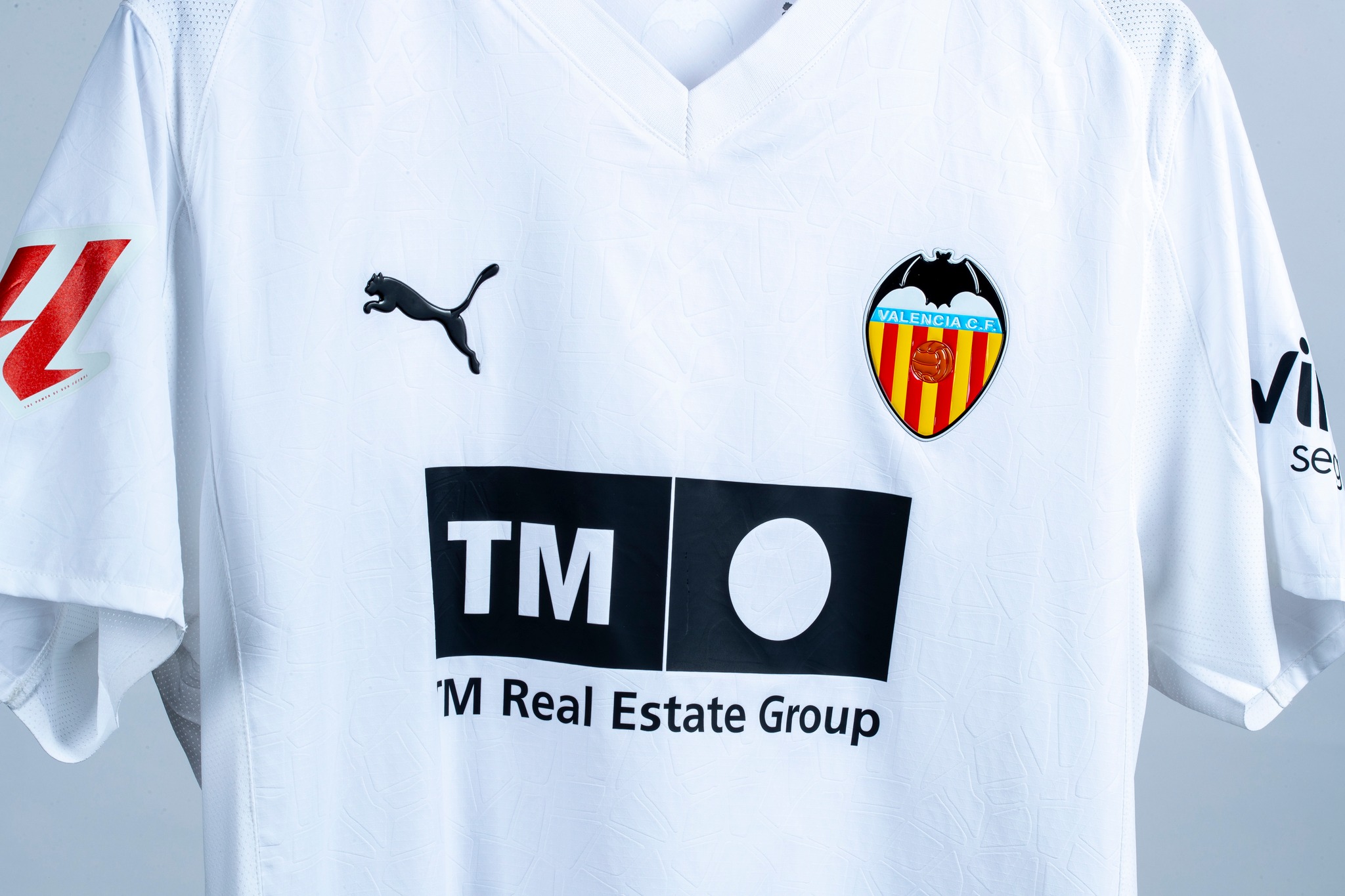 ?⚪⚫ Valencia CF ❎ PUMA Football NEW VALENCIA CF 25/26 HOME 