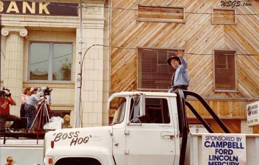 WSGS - Paul Gordon’s photography crew was set up in front of People’s ...