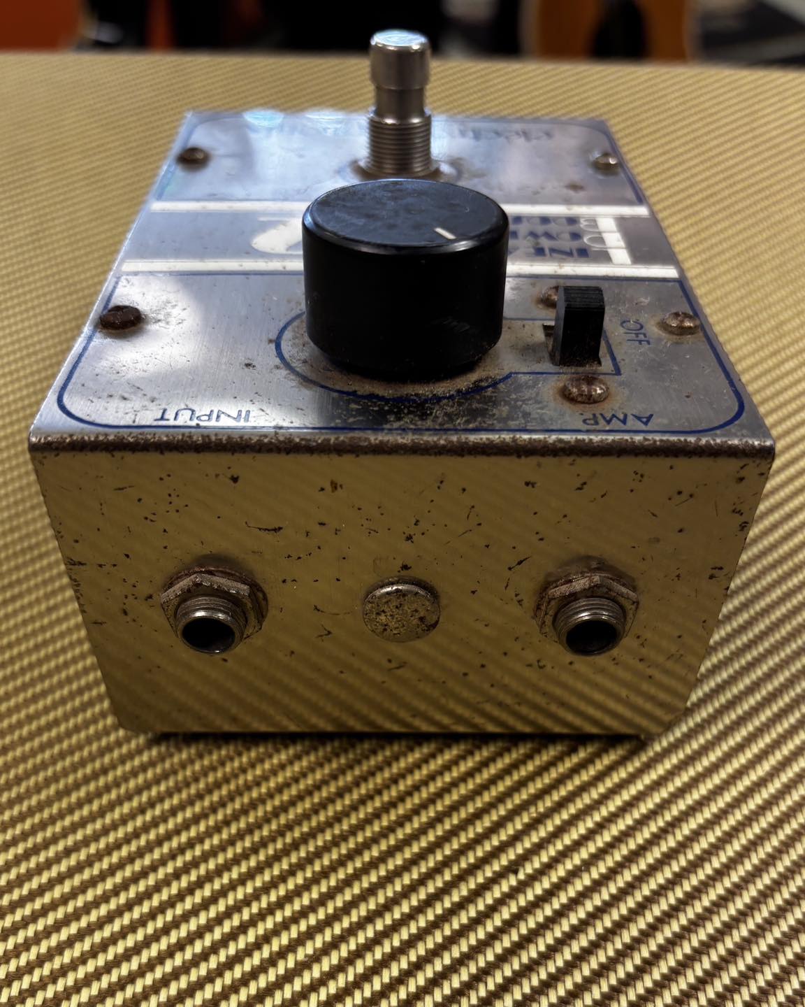 Electro Harmonix Linear Power Booster for higher gain