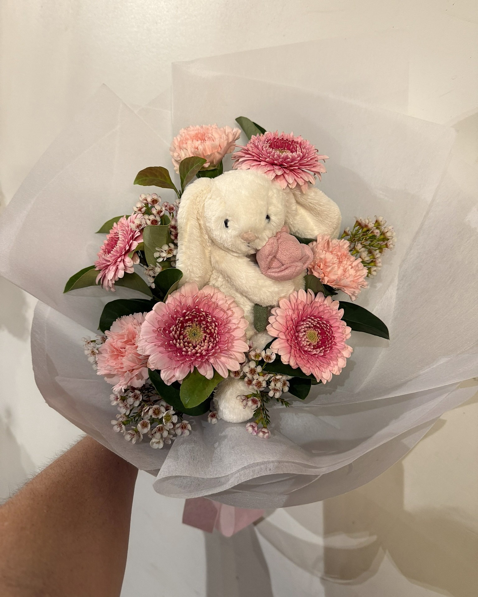 ジェリーキャット ローズブーケ  Rose Bouquet Say it with a cuddle! 🌹💕 This Jellycat Rose Bouquet is the