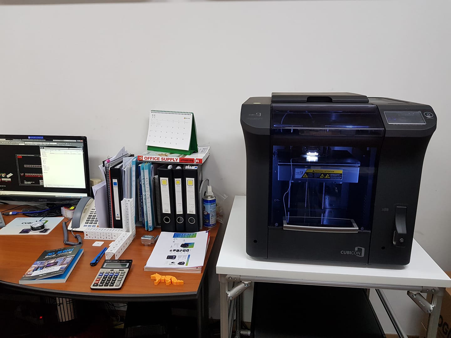 업무용 책상 바로 옆에 설치하고 사용해도 아무 문제가 없다고... - VISION 3D Printer | Facebook
