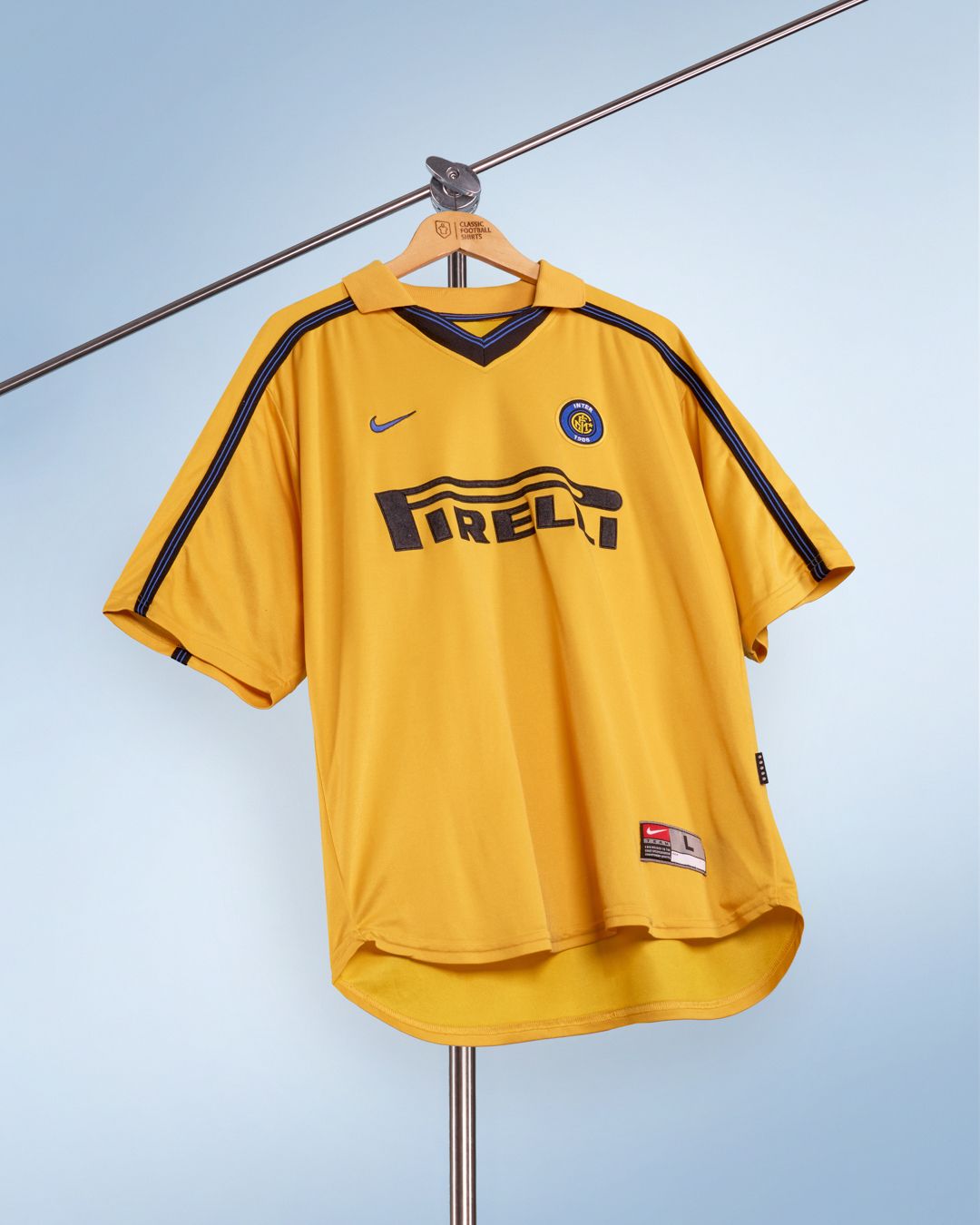 Inter Milan 1999 Third by Nike | Ronaldo 🇧🇷 Hitting the site on