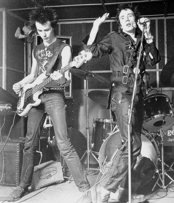 History - Sid Vicious Was a David Bowie Obsessed Teenager Before He Was ...