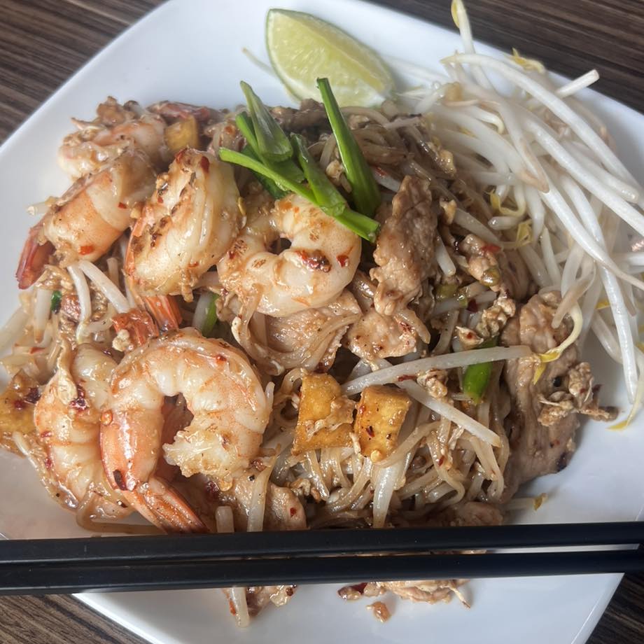 Siam - Shrimp and pork padthai. #siamregina #bestthaifood #regina 1946 ...