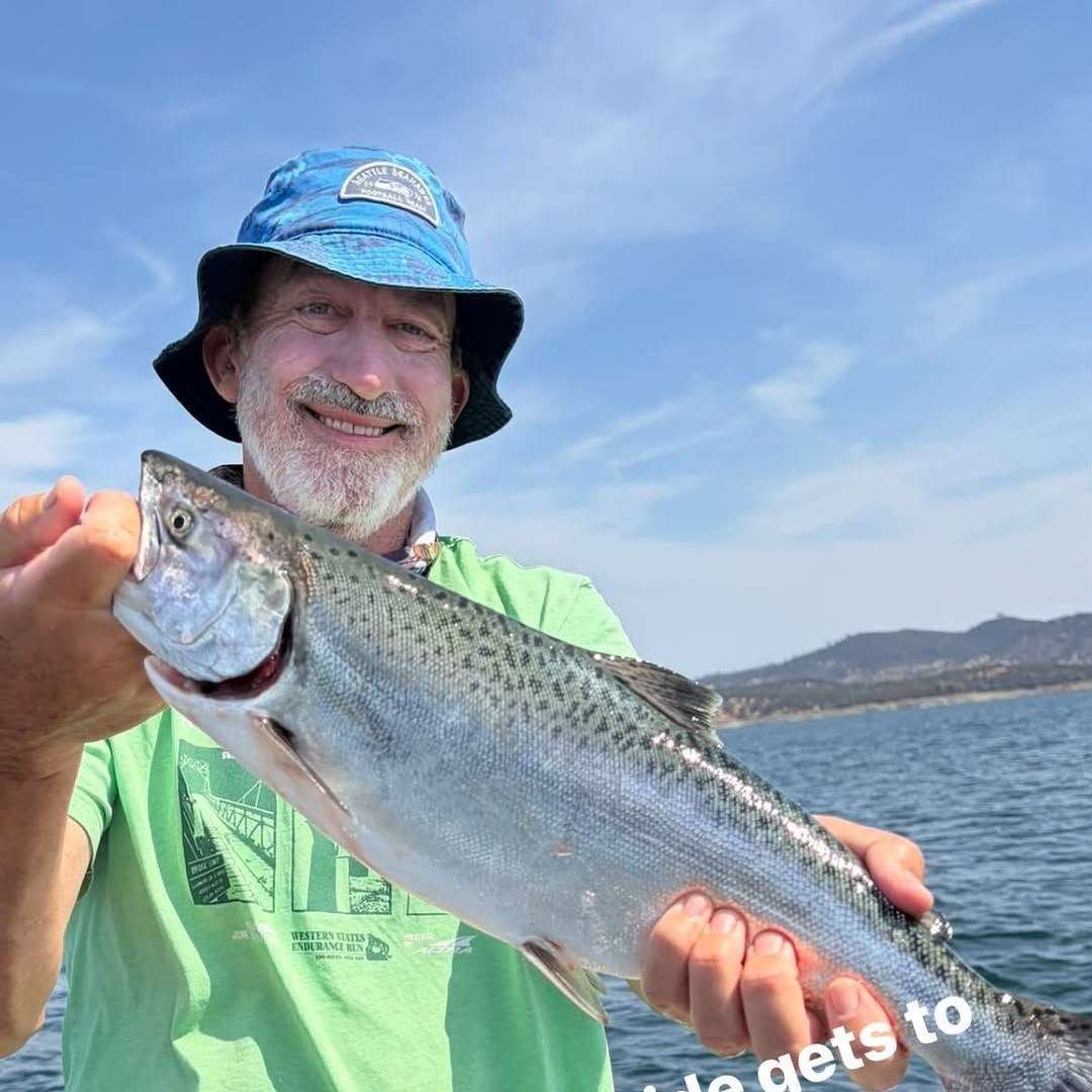 An expert shows how to filet AND skin a salmon in less than 6 minutes # ...