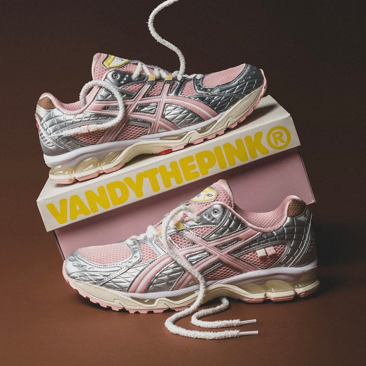 Asics Gel-Nimbus 10.1 Vandy The Pink x atmos Banana Split 