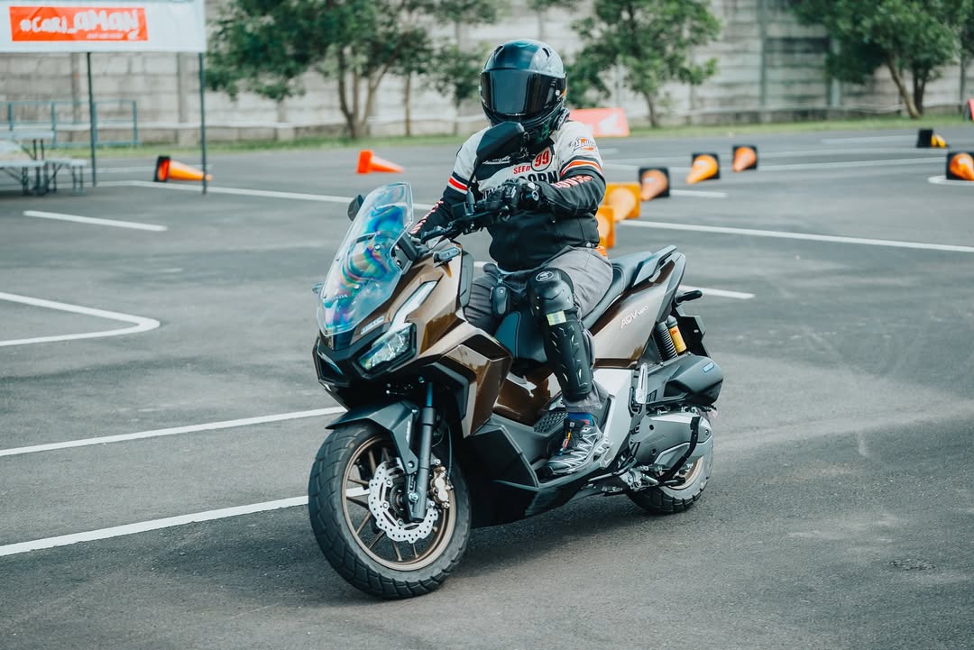 Honda ADV 150 - ADV 160 - ADV 350 Viet Nam | Honda ADV 160 RoadSync ...
