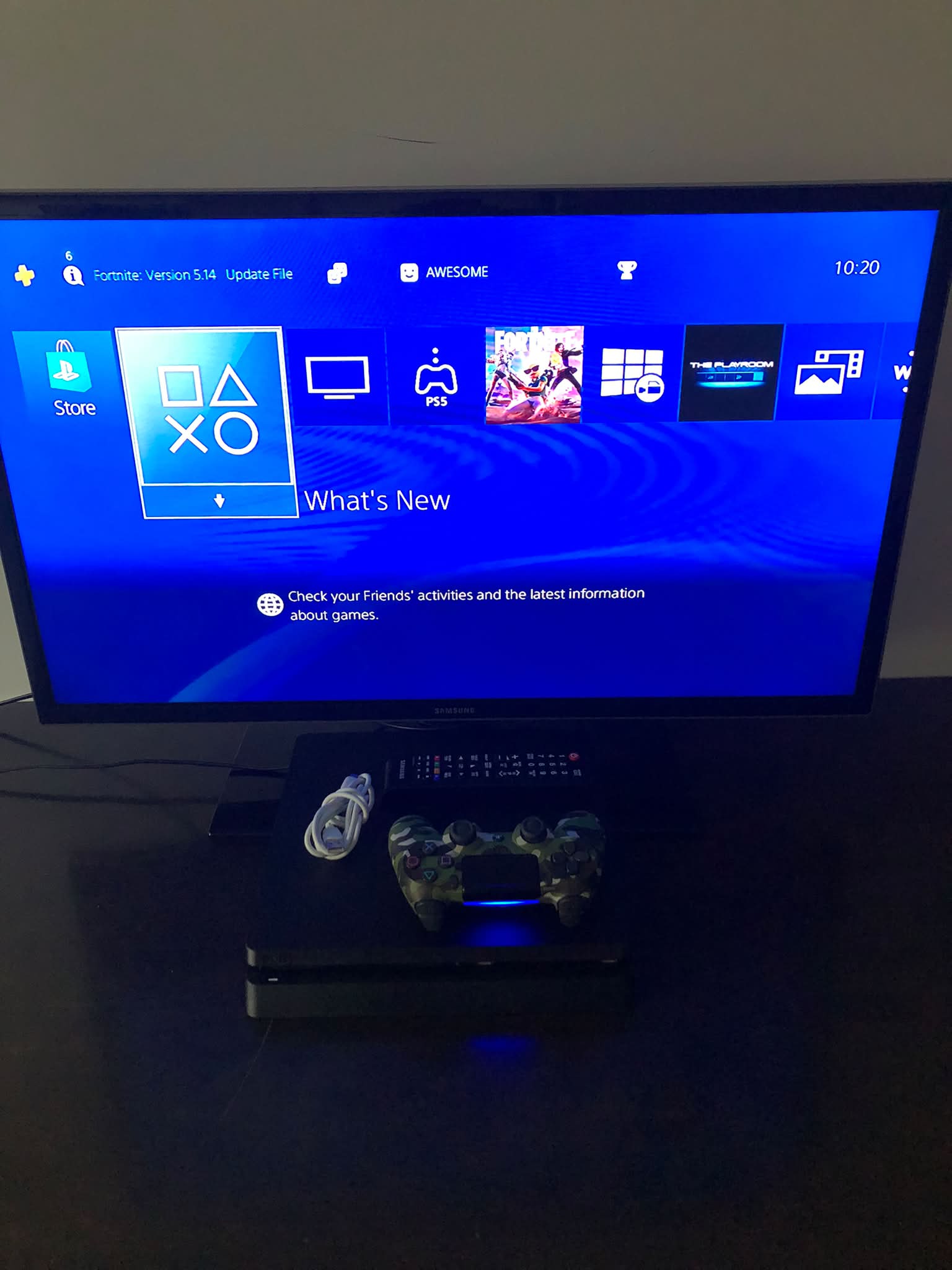 SAM SUNG 32インチ 二画面表示 HDMi PS4 playstation 4 & 32inch