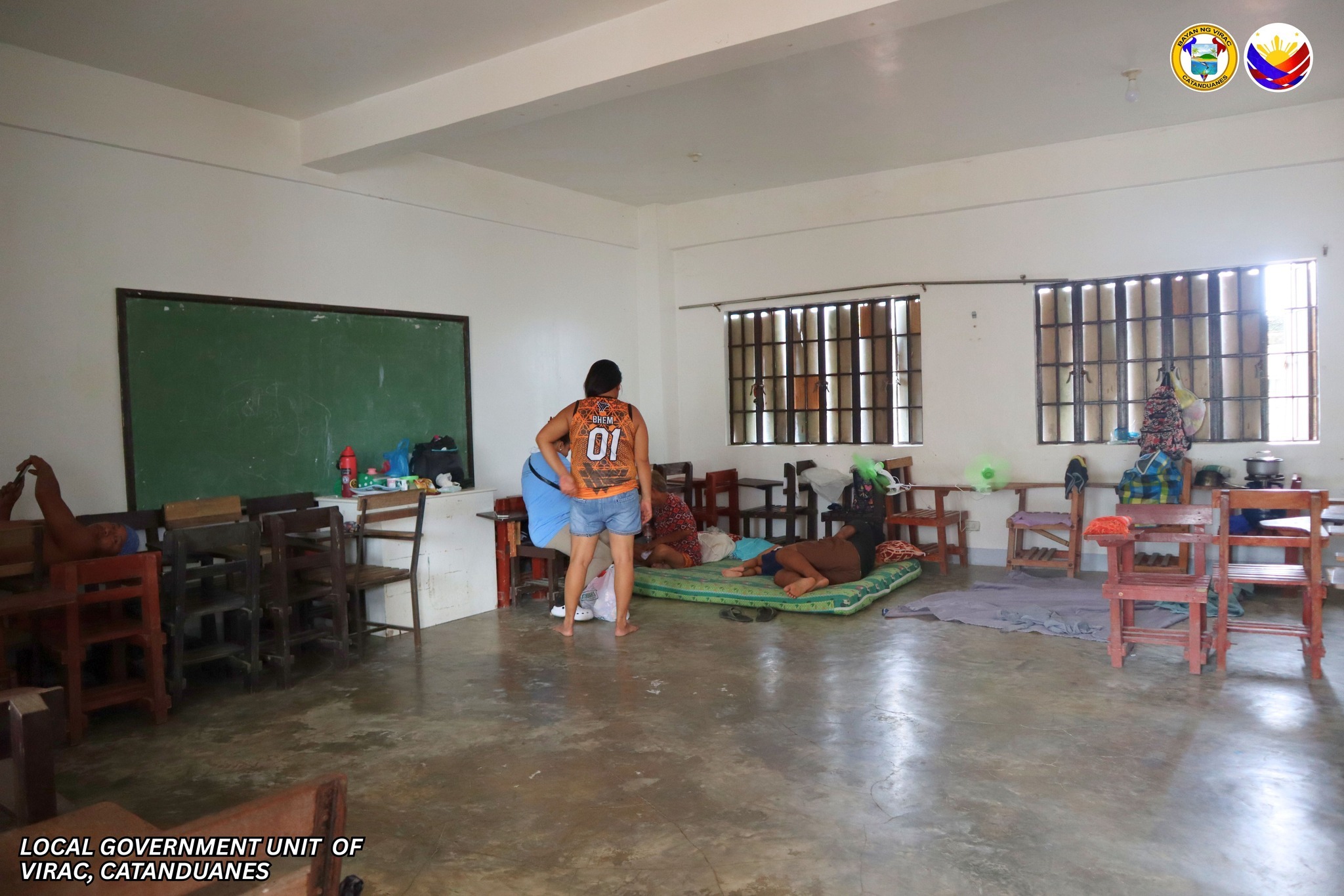 Rappler - Residents in Virac, Catanduanes, head to evacuation centers ...
