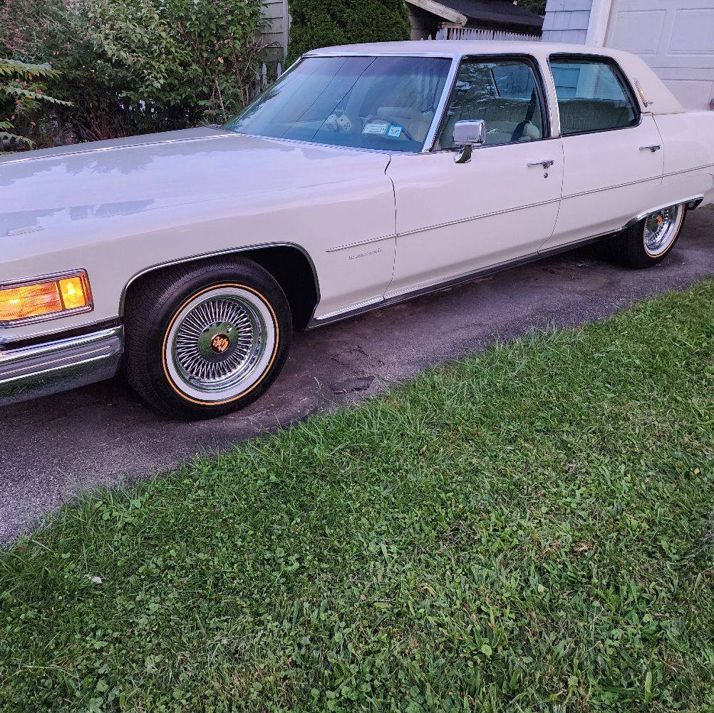 Chrysler Imperial-New Yorker Brougham | Facebook