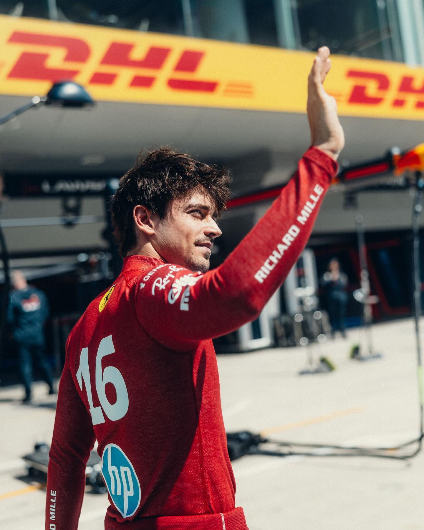 Photo Dédicacée Charles Leclerc Ferrari F1 - Poster 25.4x20.3cm Prêt à Encadrer