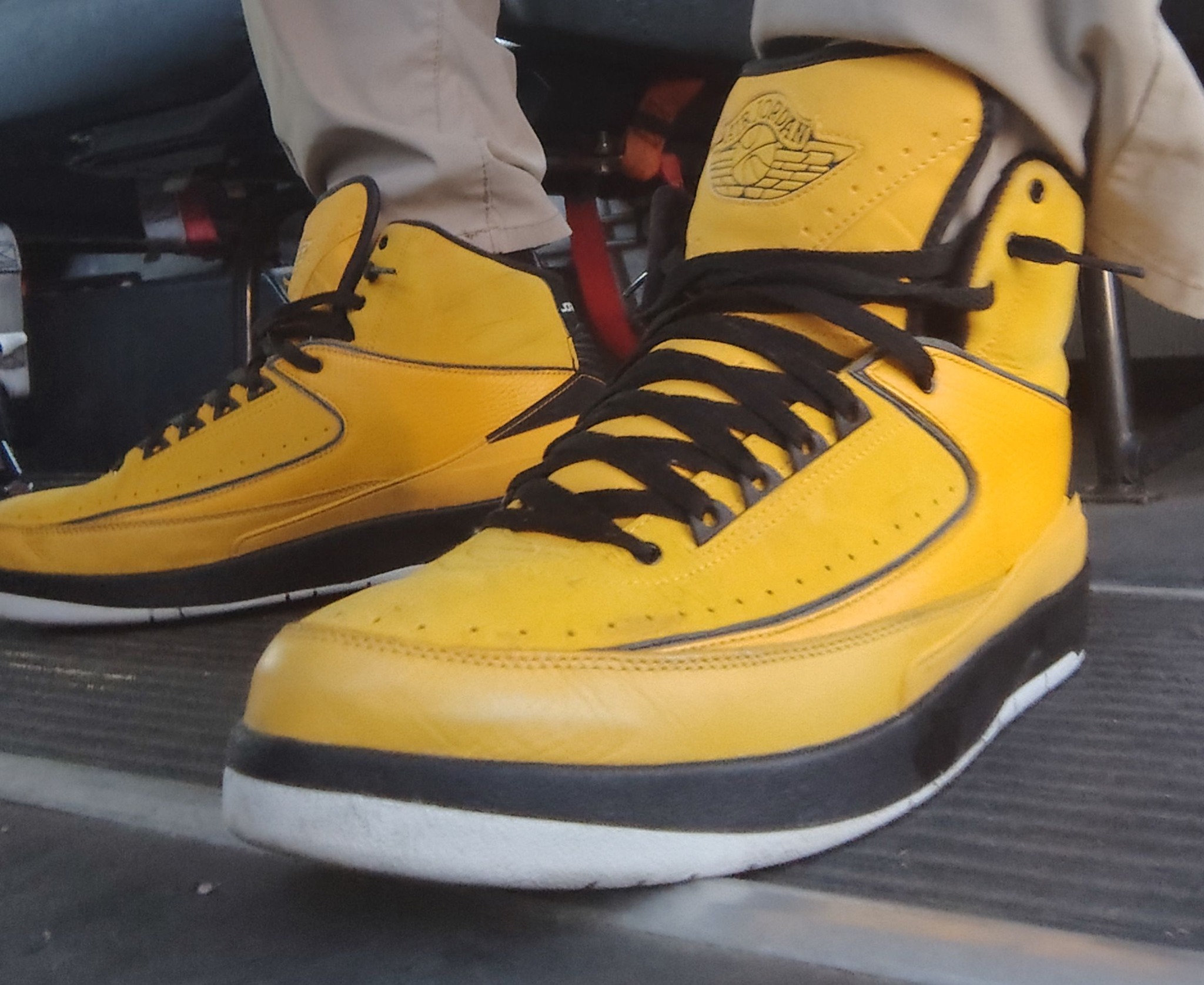 Old picture from last year wearing my 2022 air jordan 2 chicago