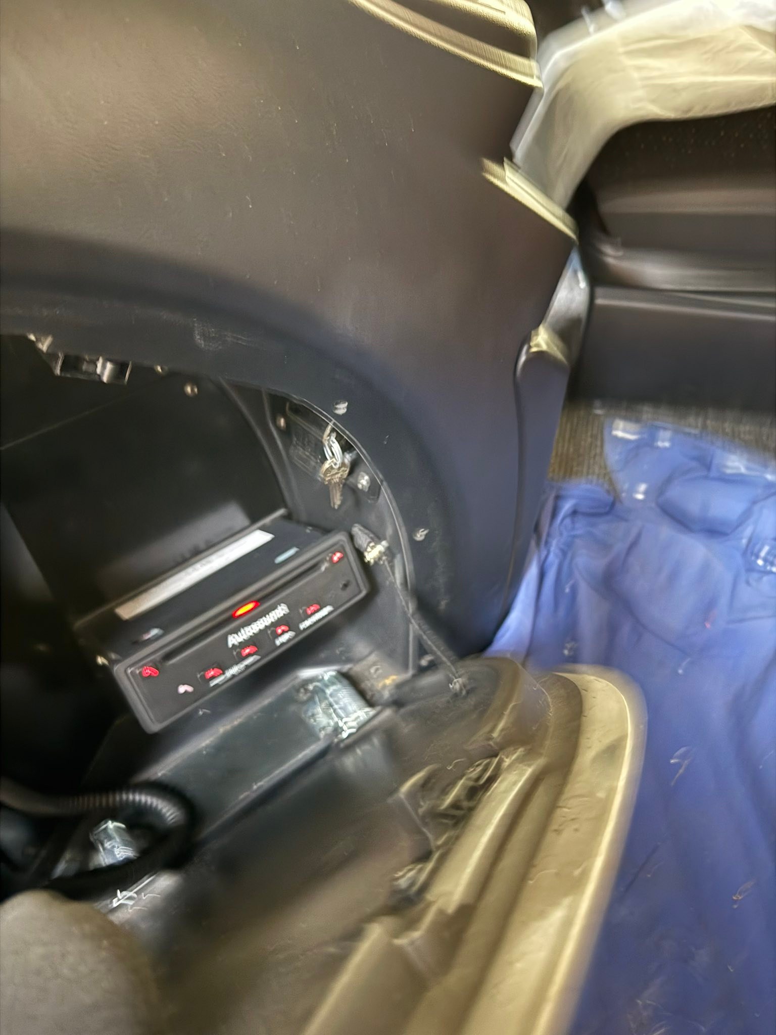 A.S Mobile Solutions - Working KVH Tracvision R5 sat dome inc cables ...
