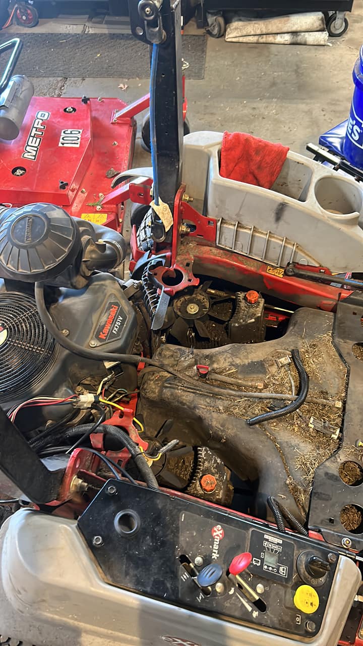 【C6362】TAKING OVER/JUST START Ex Mark Laser Z engine issue with starter spinning