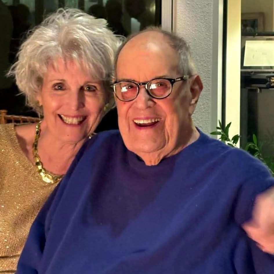 Lucie Arnaz Luckinbill with her... - I Love Lucy Addicts | Facebook
