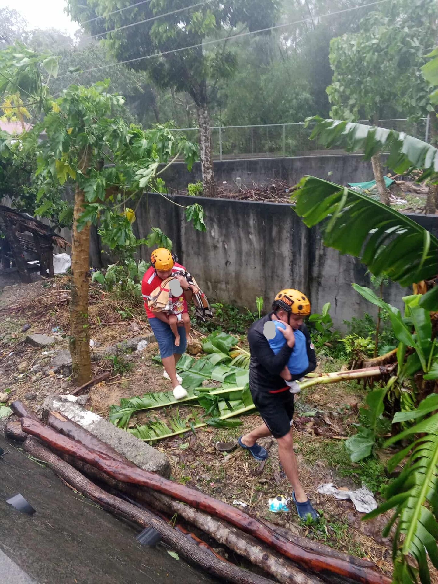 Rappler - Disaster personnel from San Jacinto, Masbate, conduct rescue ...