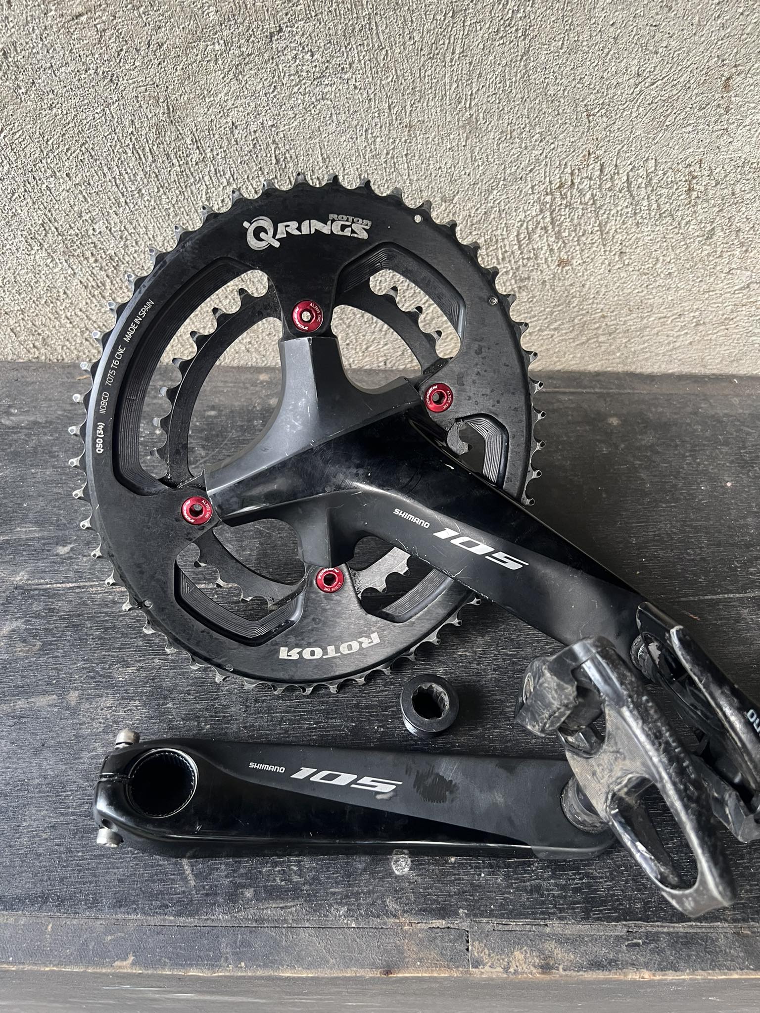 Shimano 105 crankset (pedals not included) Rotor QRings 50-34t 