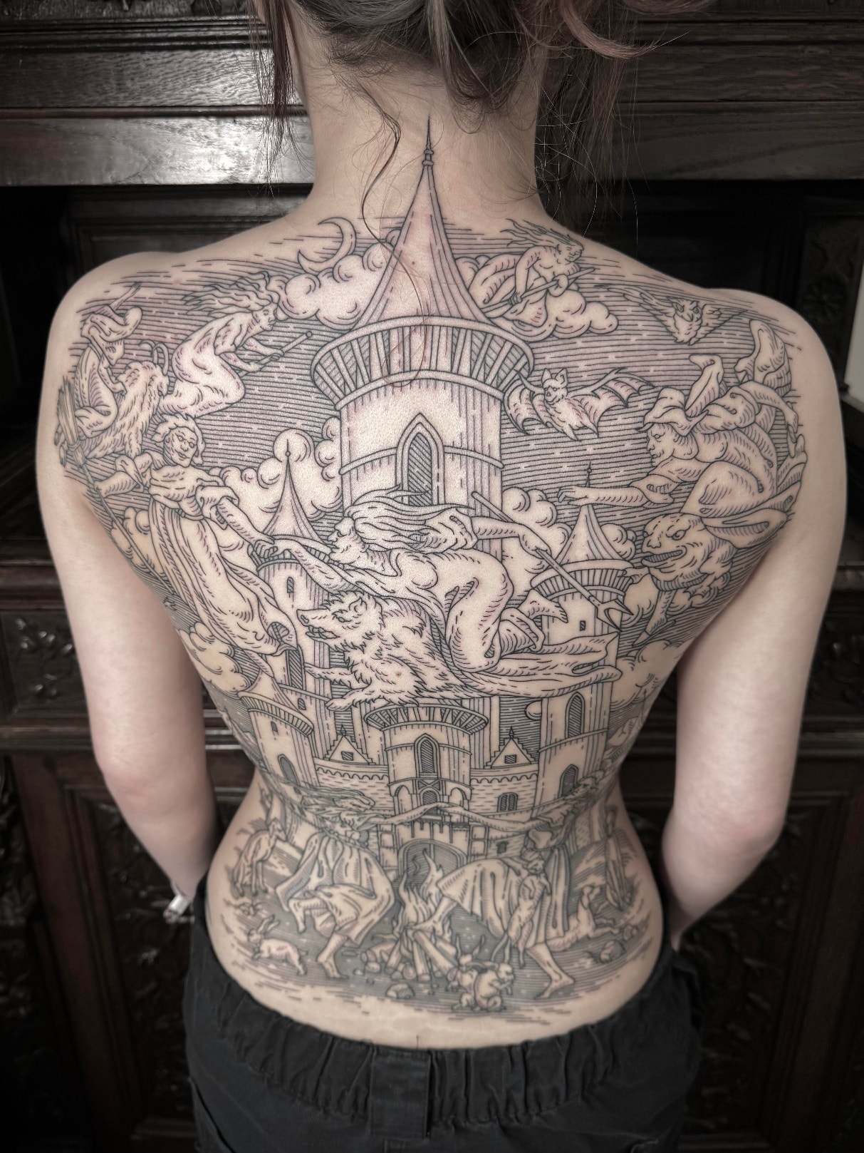 I did this back piece for Lea in 4 days in a row. It was around 4