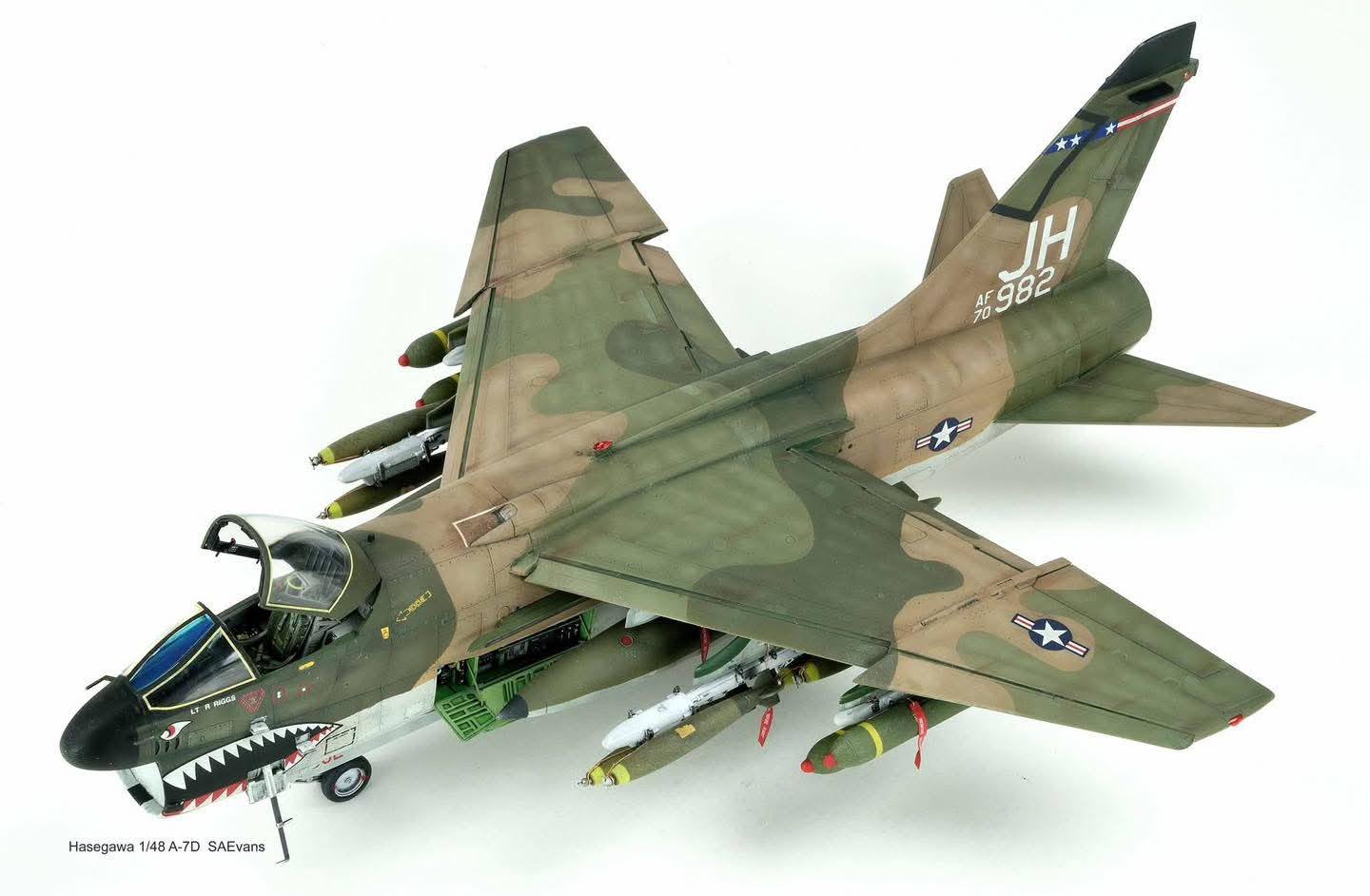 1/48A-7D Corsair II 航空機プラモデル 完成品 1/48 Hasegawa A-7D Corsair II by Steve Evans