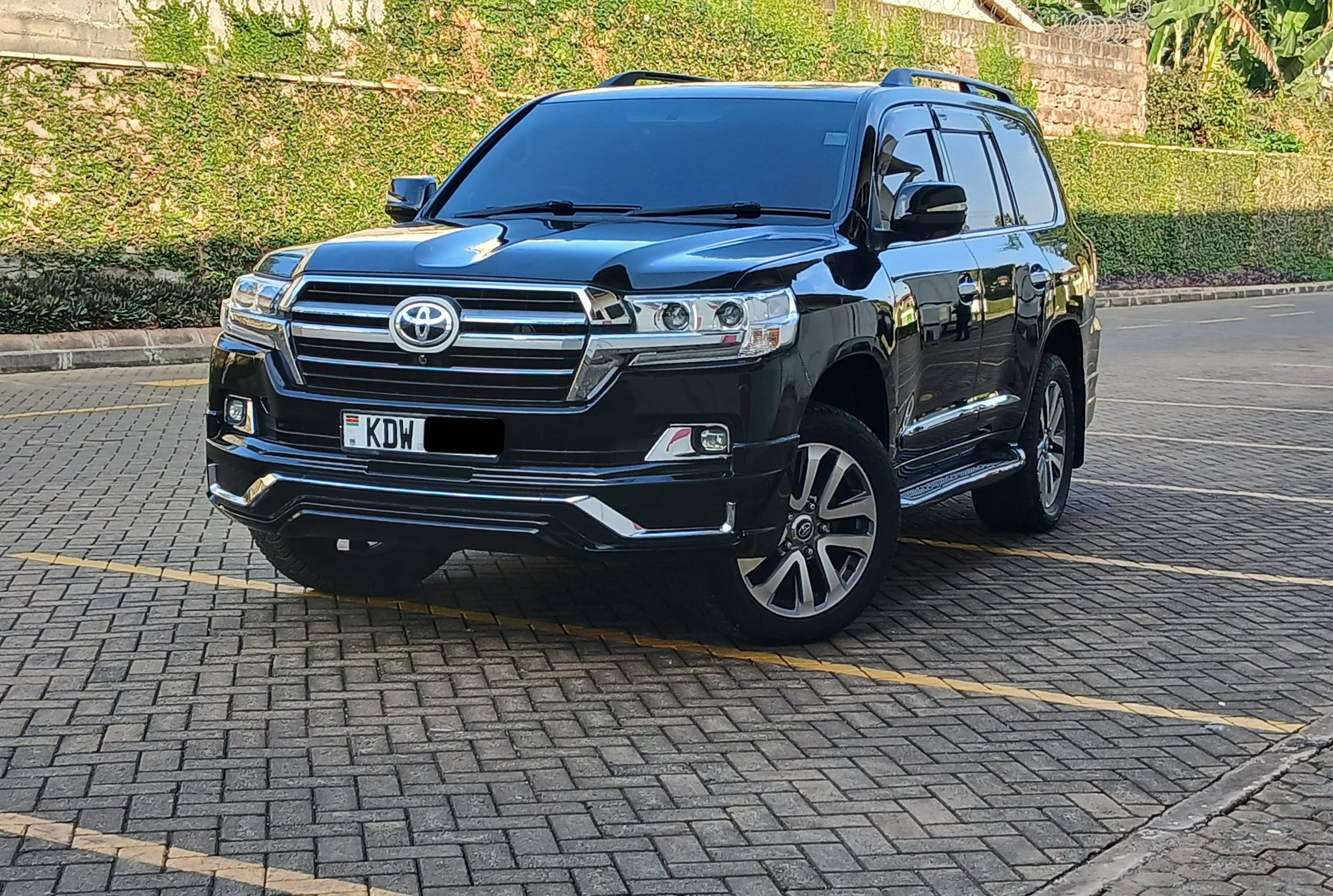 Very clean 2010 Toyota Landcruiser V8 ZX. Auto. 4600cc. Petrol