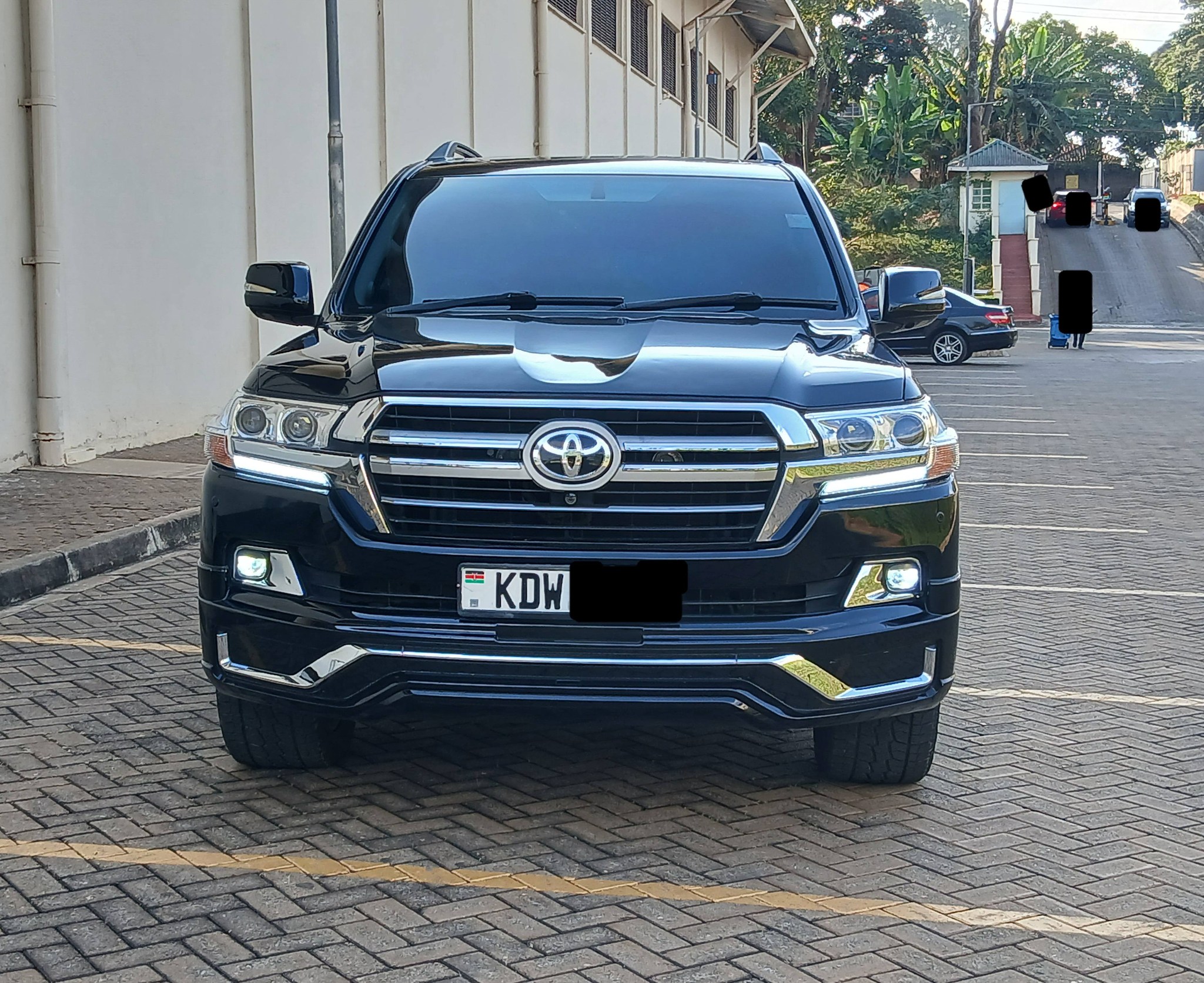 Very clean 2010 Toyota Landcruiser V8 ZX. Auto. 4600cc. Petrol