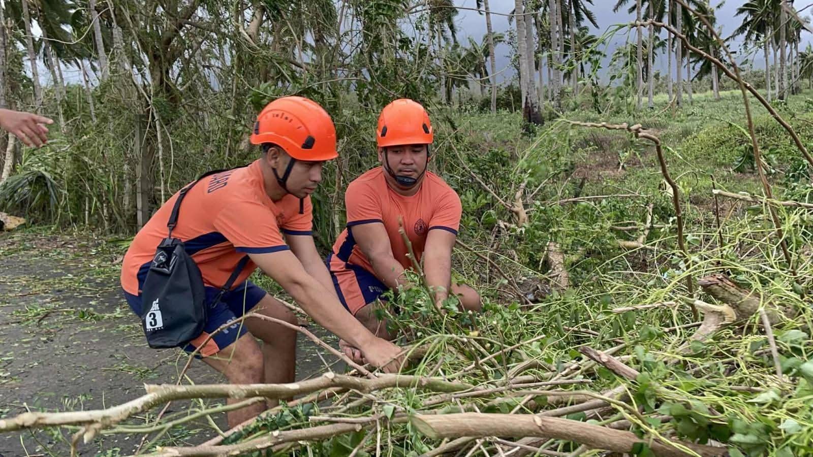 Rappler - The Philippine Coast Guard assists in clearing operations in ...