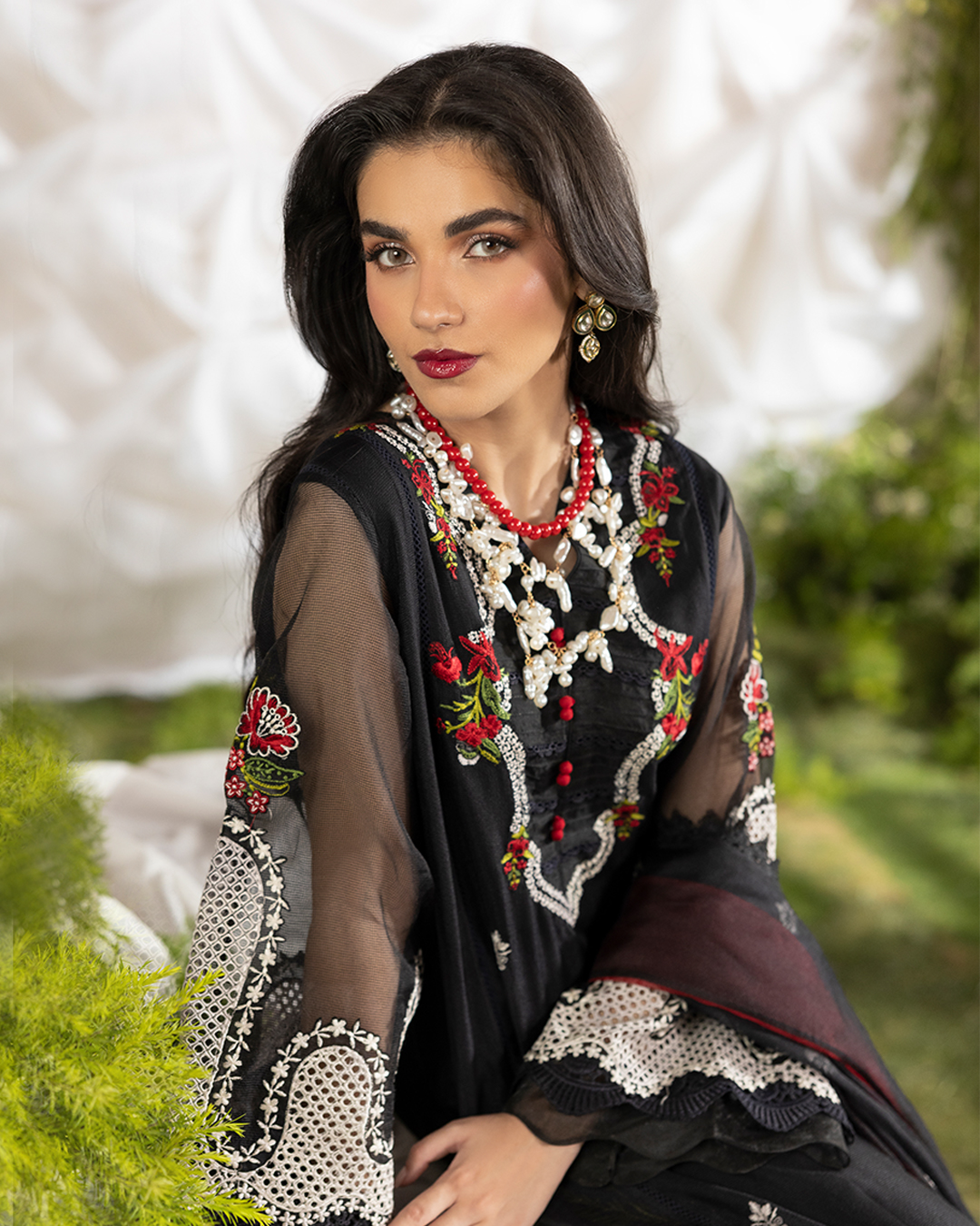 cotton net dress 𝗡𝗜𝗖𝗛𝗘- 𝗖𝗼𝘁𝘁𝗼𝗻 𝗡𝗲𝘁 𝗖𝗼𝗹𝗹𝗲𝗰𝘁𝗶𝗼𝗻 Delicate with intricate embroidery, creating a graceful and airy silhouette. A true statement for festive or casual occasions. 𝗩𝗶𝘀𝗶𝘁 𝘂𝘀: www.houseofcharizma.com #charizma #festive Emerald Green Silk Satin upload-20250428 relaxed fit making it Größe:Größe 28W cotton net material