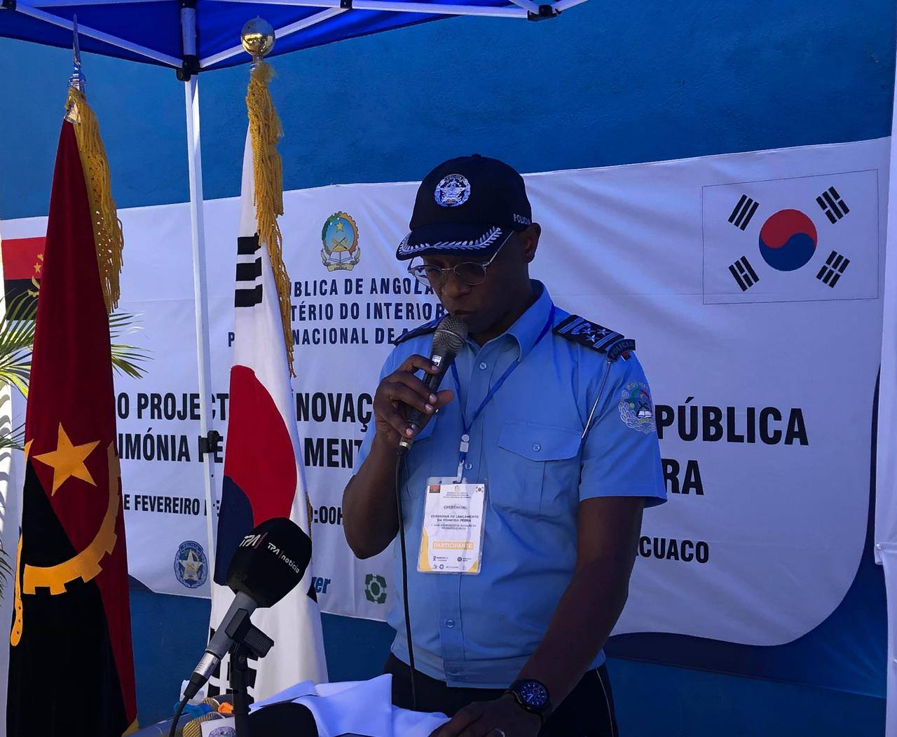 Polícia Nacional de Angola... - Polícia Nacional de Angola