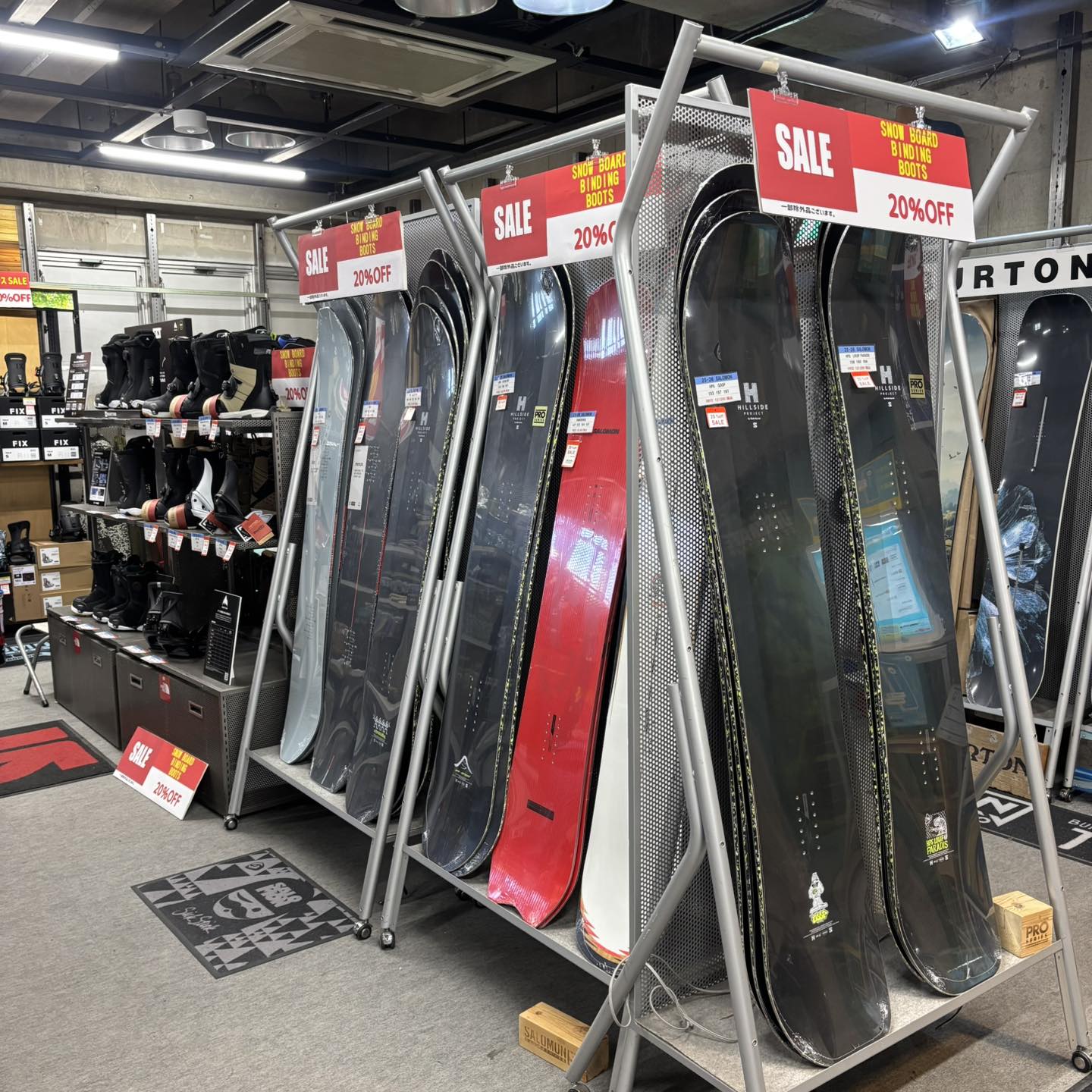 スノーボードセール開始? 板、ブーツなど値下げしました‼️ 雪 