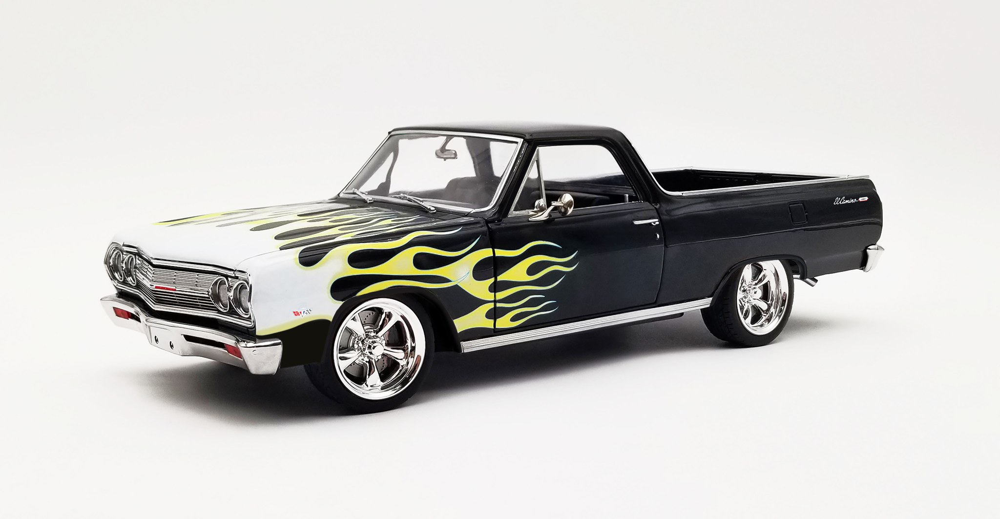 ACME Trading presents the FIRST PHOTOS of the 1:18 1965 Chevrolet