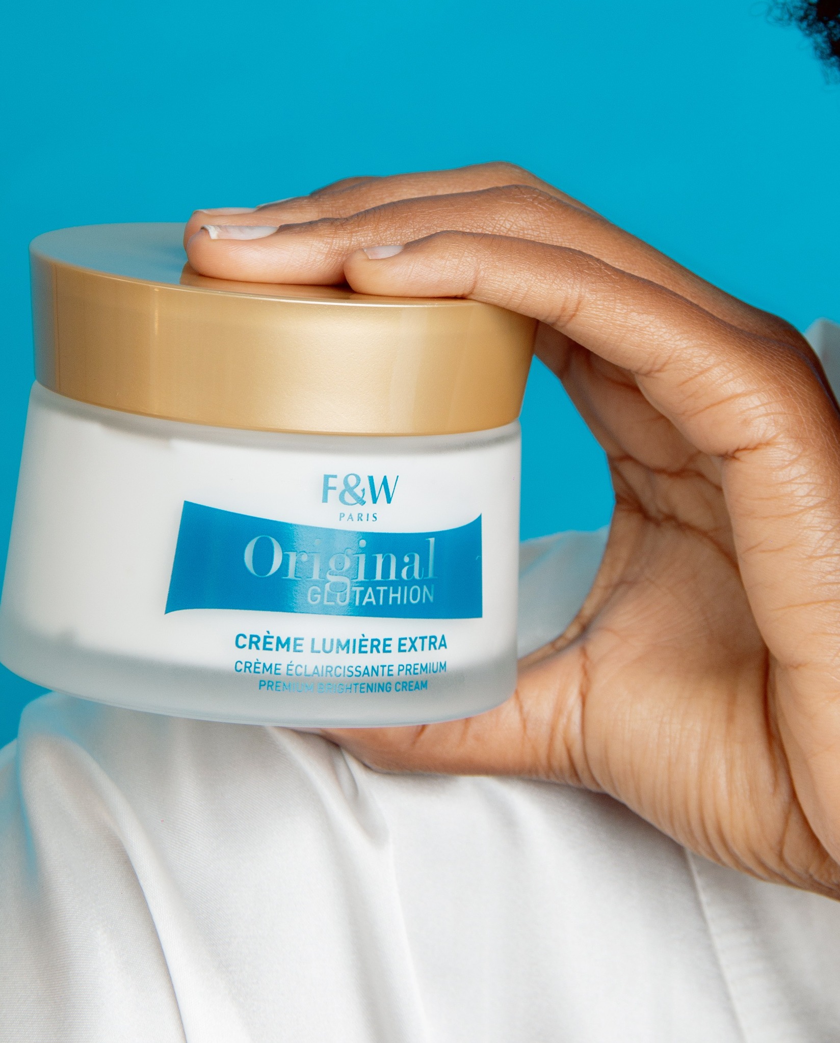 ORIGINAL GLUTATHION 🌸 This unique body lotion contains Glutathione, a detoxifying agent, combined with the stimulating benefits of Vitamin C. Tell us your experience with glutathion complete set for we are here