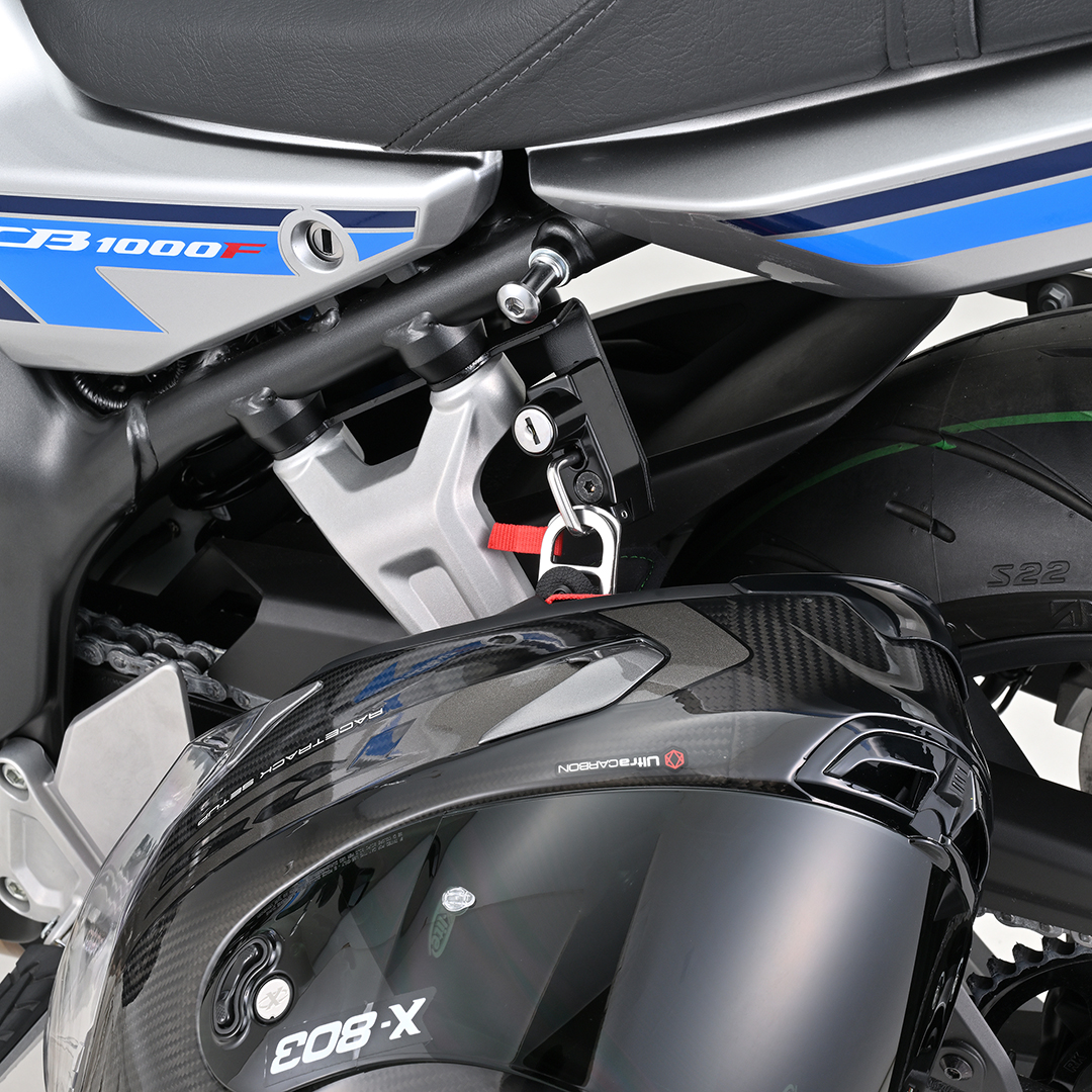 すー 昨日に引き続き、CB1000F用パーツのご紹介です。本日は2種類の
