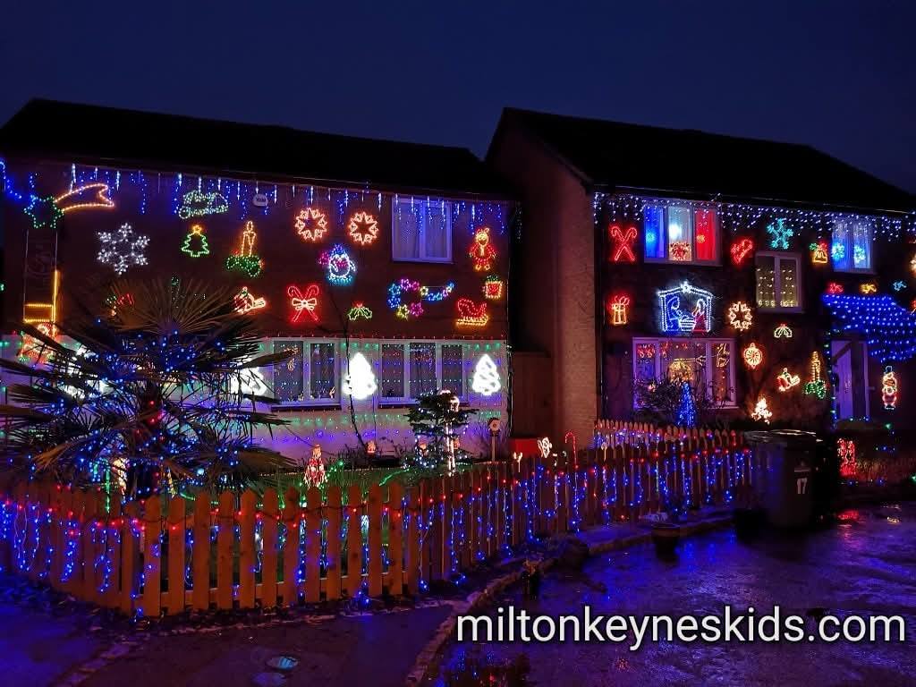 🌲🎁🏠 CHRISTMAS STREET 🌲🎁🏠 There's a... - Milton Keynes Kids | Facebook