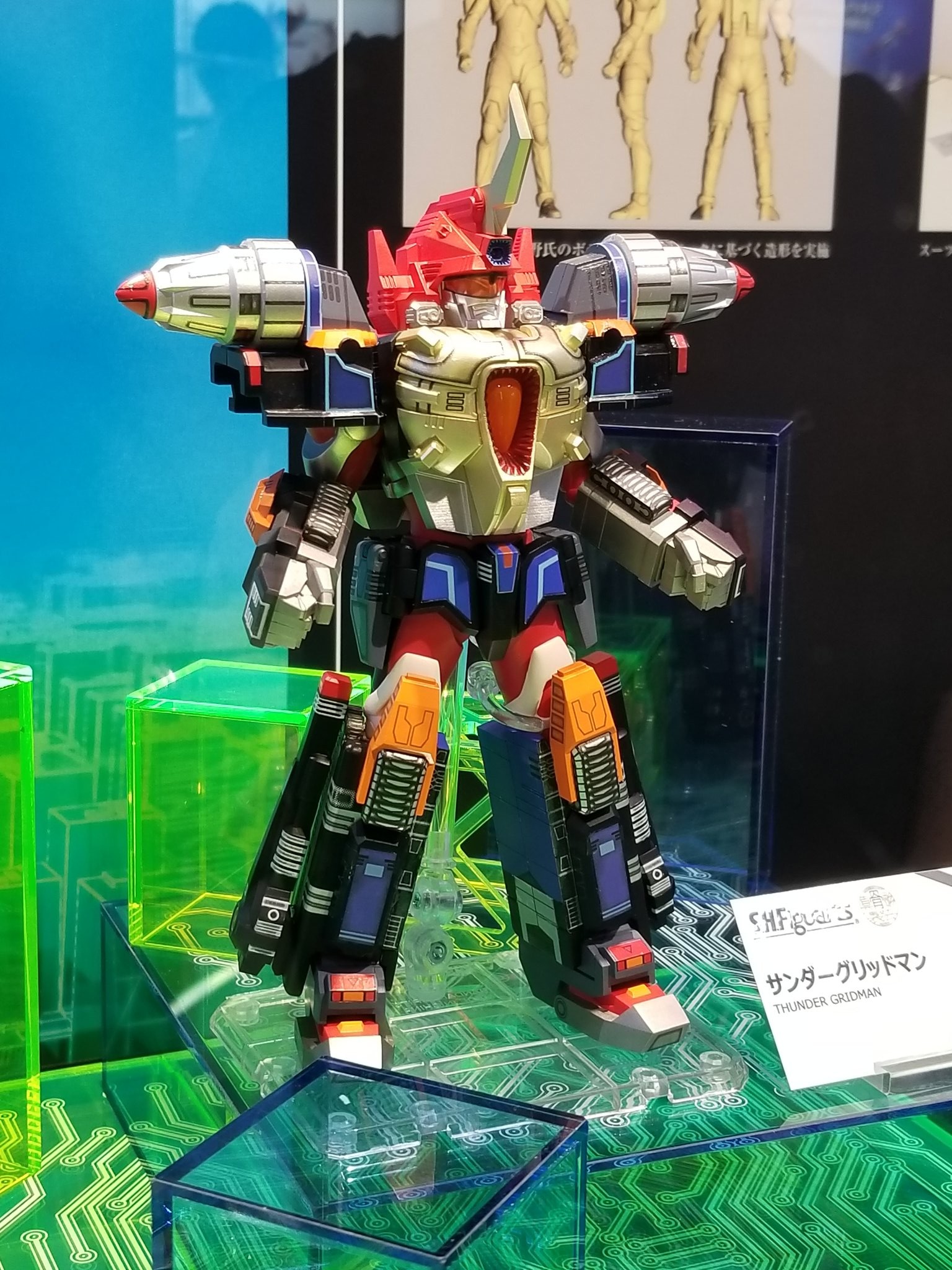 Hero of digital and tokusatsu worlds ⚡? Gridman returns in 