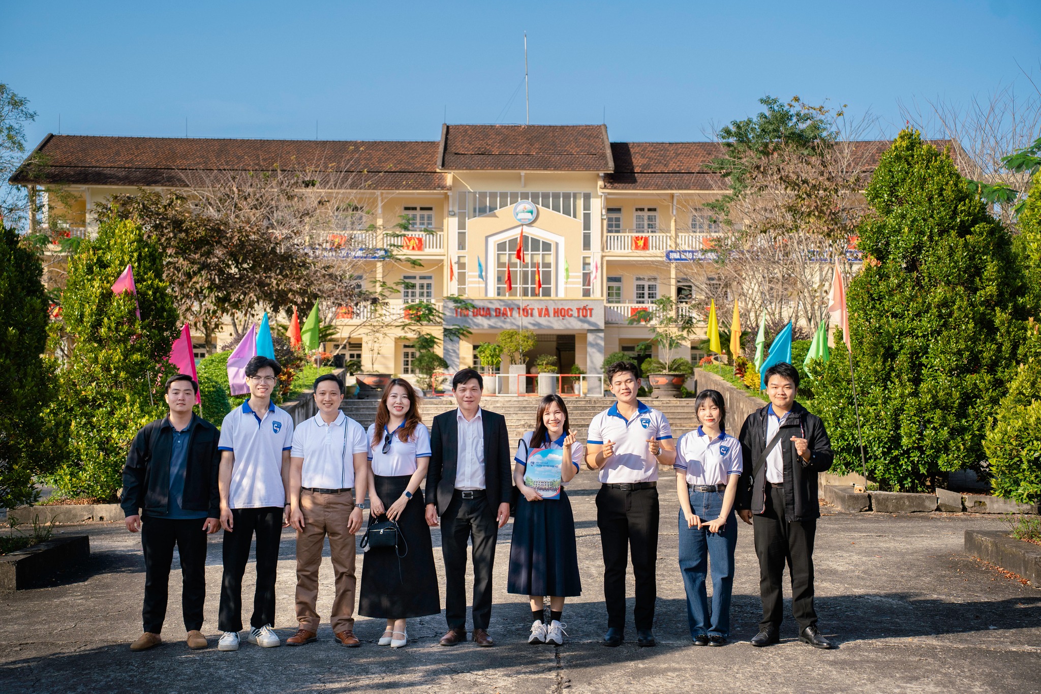 🌱 CÙNG HUSC “GỠ RỐI” TƯƠNG LAI CHO... - Đại học Khoa học Huế | Facebook
