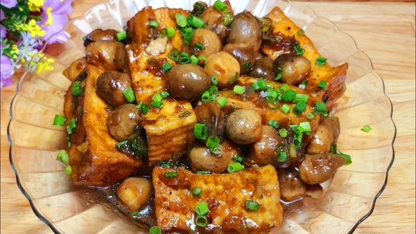 Chia - Nấm rơm kho tiêu 1. Nguyên liệu cần chuẩn bị – 300g nấm rơm ...