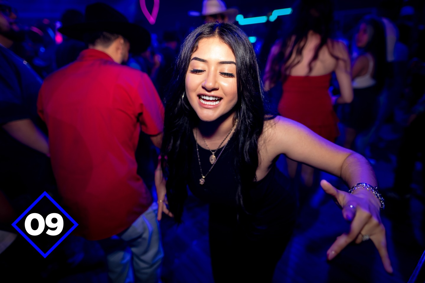 WE 💙 OUR #ESCAFAM !!! *LADIES 18 PLUS ENTER FREE BEFORE 11PM EVERY FRIDAY AT ESCAPADE CLUB 2009 DALLAS! • • • • • #escapadeclubs #club2009 #dallas #cumbia