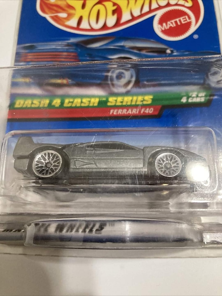 Collectors🔥 FERRARI F40 – 1998 Hot Wheels Dash 4 Cash