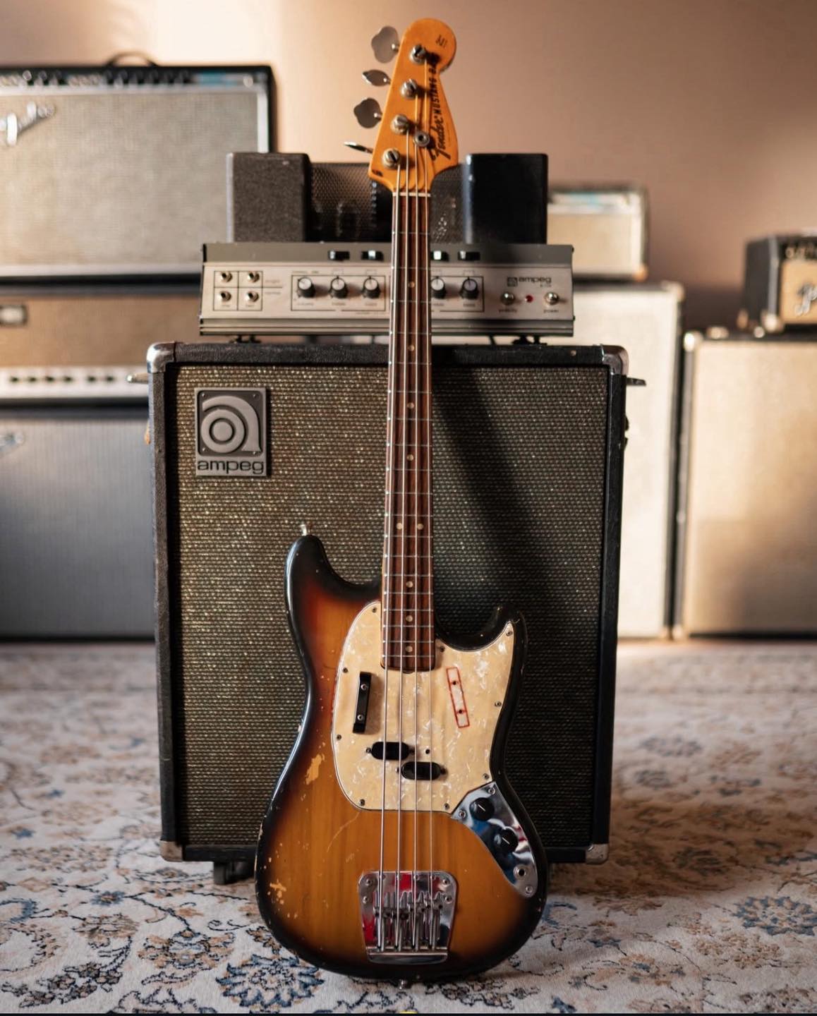 Bass - A gorgeous 1971 Fender Mustang and vintage Ampeg rig ...