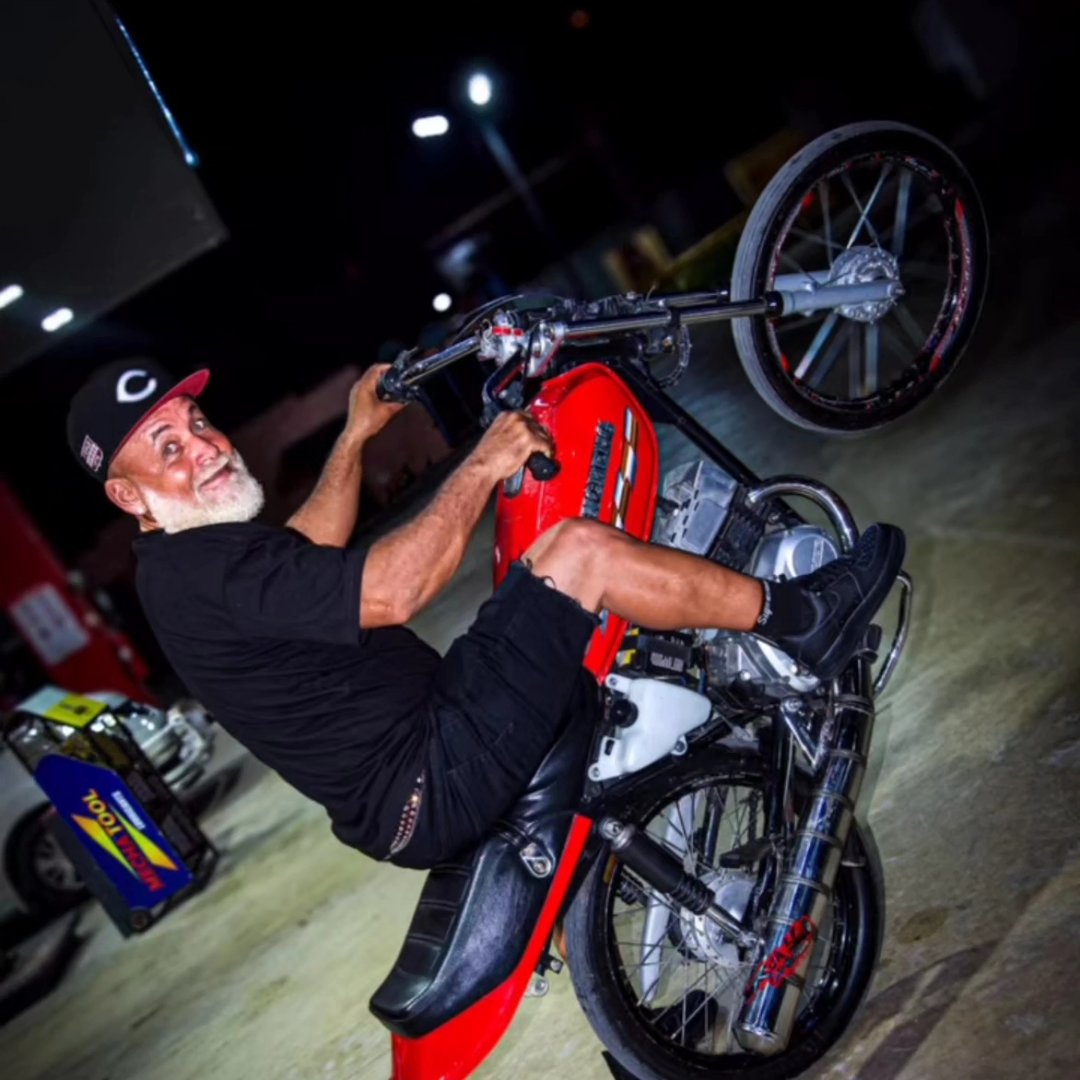 El perro rojo en acción Eso e eso . . #esoeeso #reels #video #instagram ...