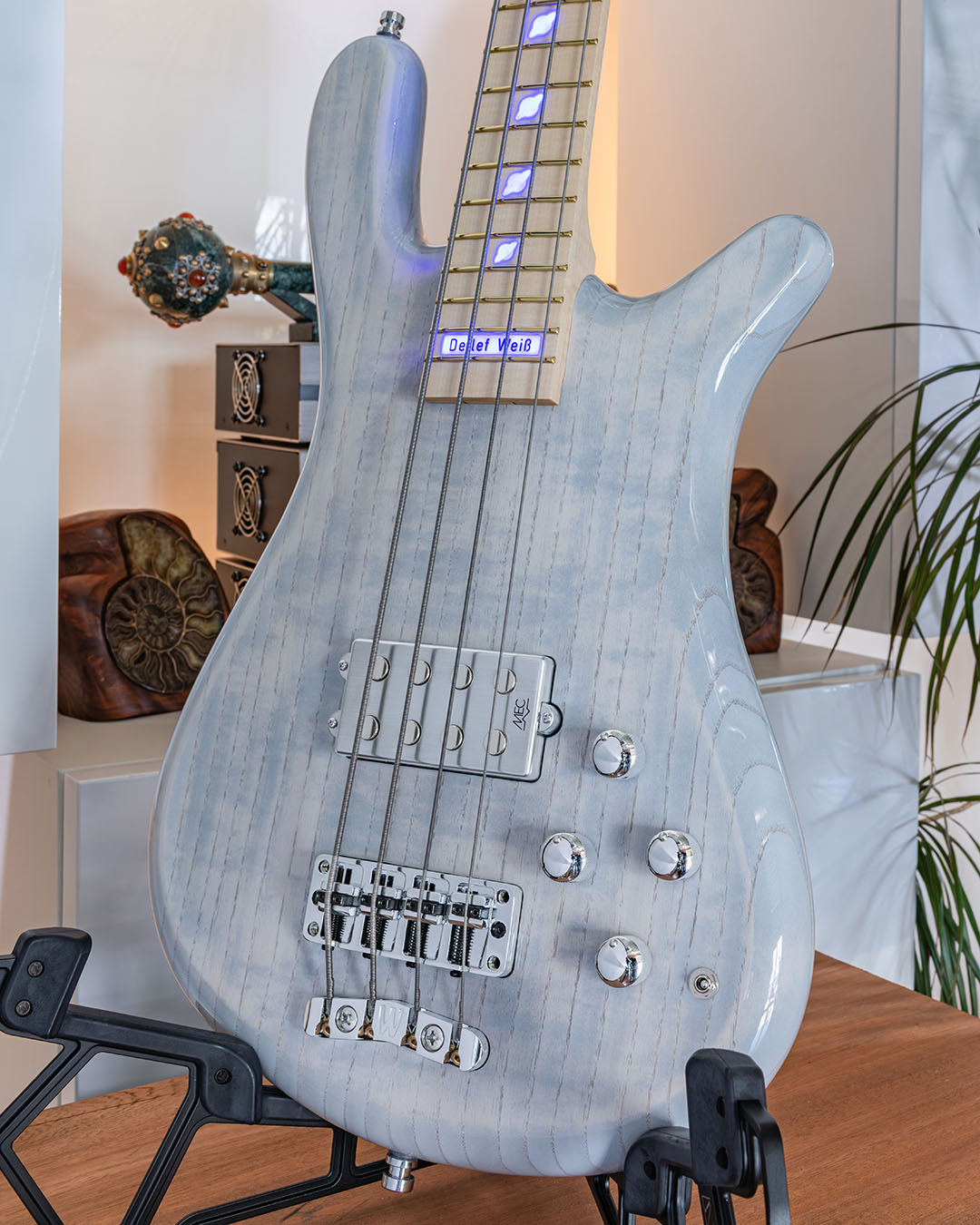 Ice-cold aesthetics = pure precision. ❄️🔥 This Custom Shop