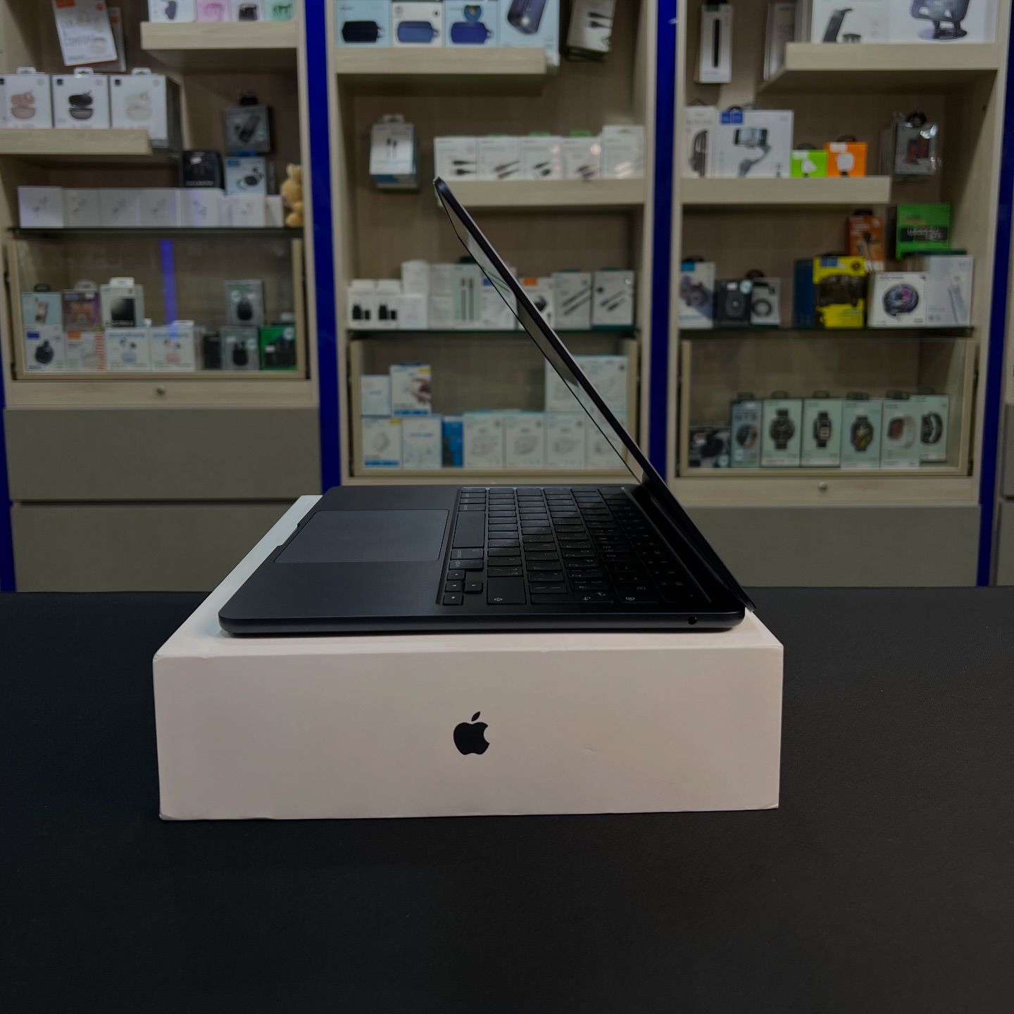 MacBook Air M3 16GB 256GB シルバー バッテリー94%