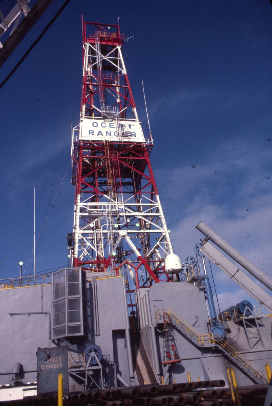 The American oil rig, 