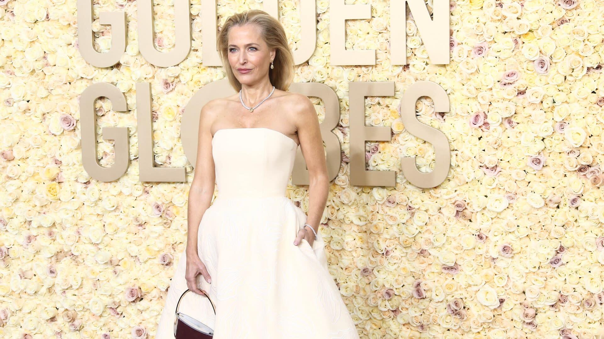 Gillian Anderson Reflects on Wearing Infamous 'Vulva' Dress at 2024 Golden Globes More details here: https://www.complex.com/pop-culture/a/jaelaniturnerwilliams/gillian-anderson -vulva-dress-golden-globes