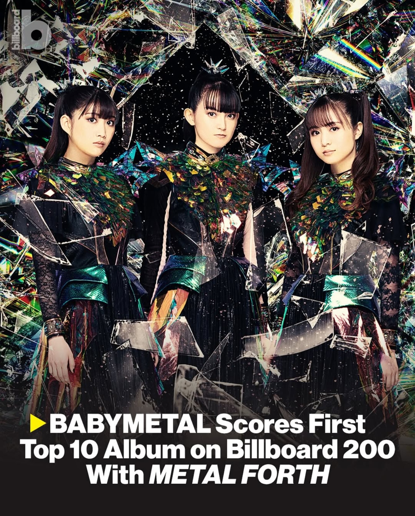 BABYMETAL showing off the METAL FORTH (DELUXE EDITION) vinyl! The