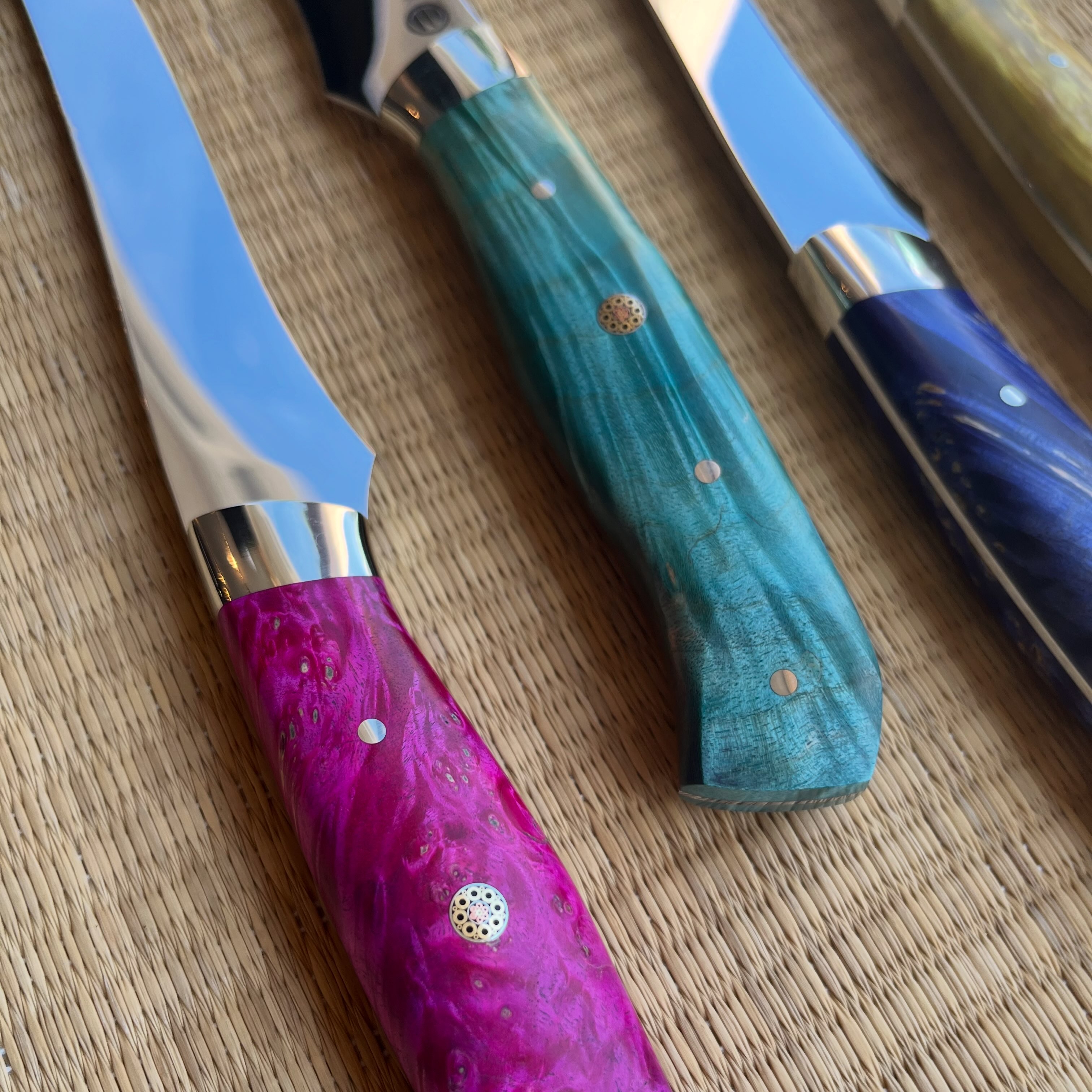 伝統工芸士 池田美和氏による青紙1号の包丁です。 筋引 270mm 剣型牛刀